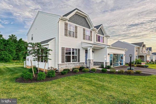 REVERE PLAN AT HICKORY POINTE