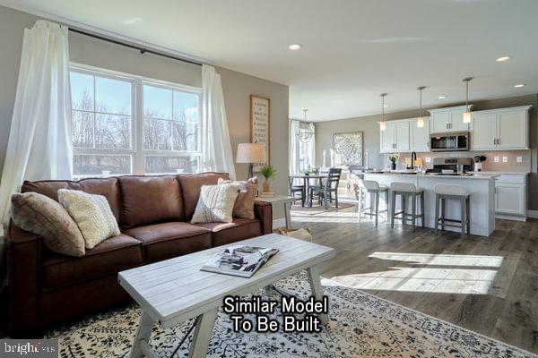 HICKORY POINTE - Residential