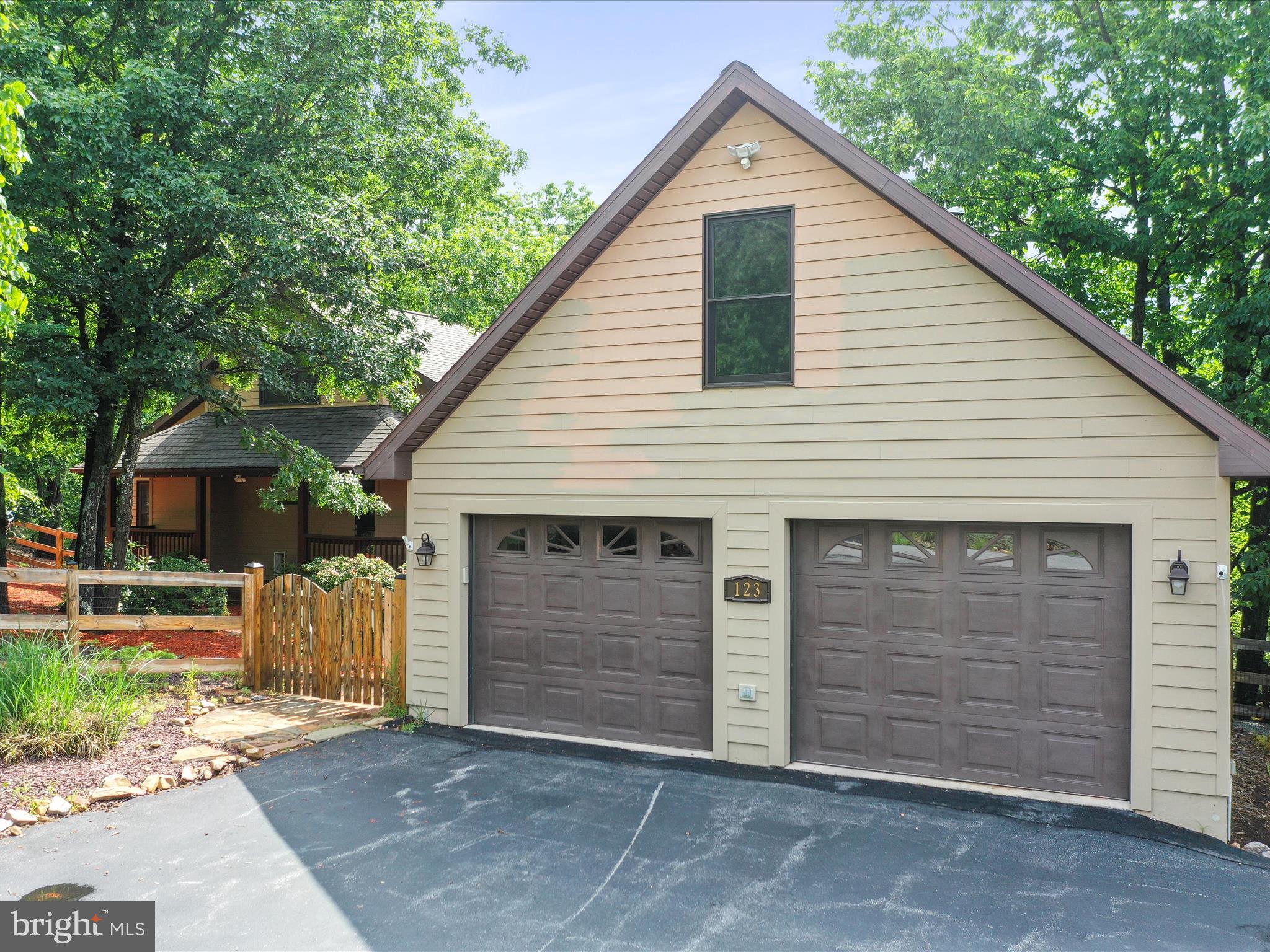 THE WOODS - Residential