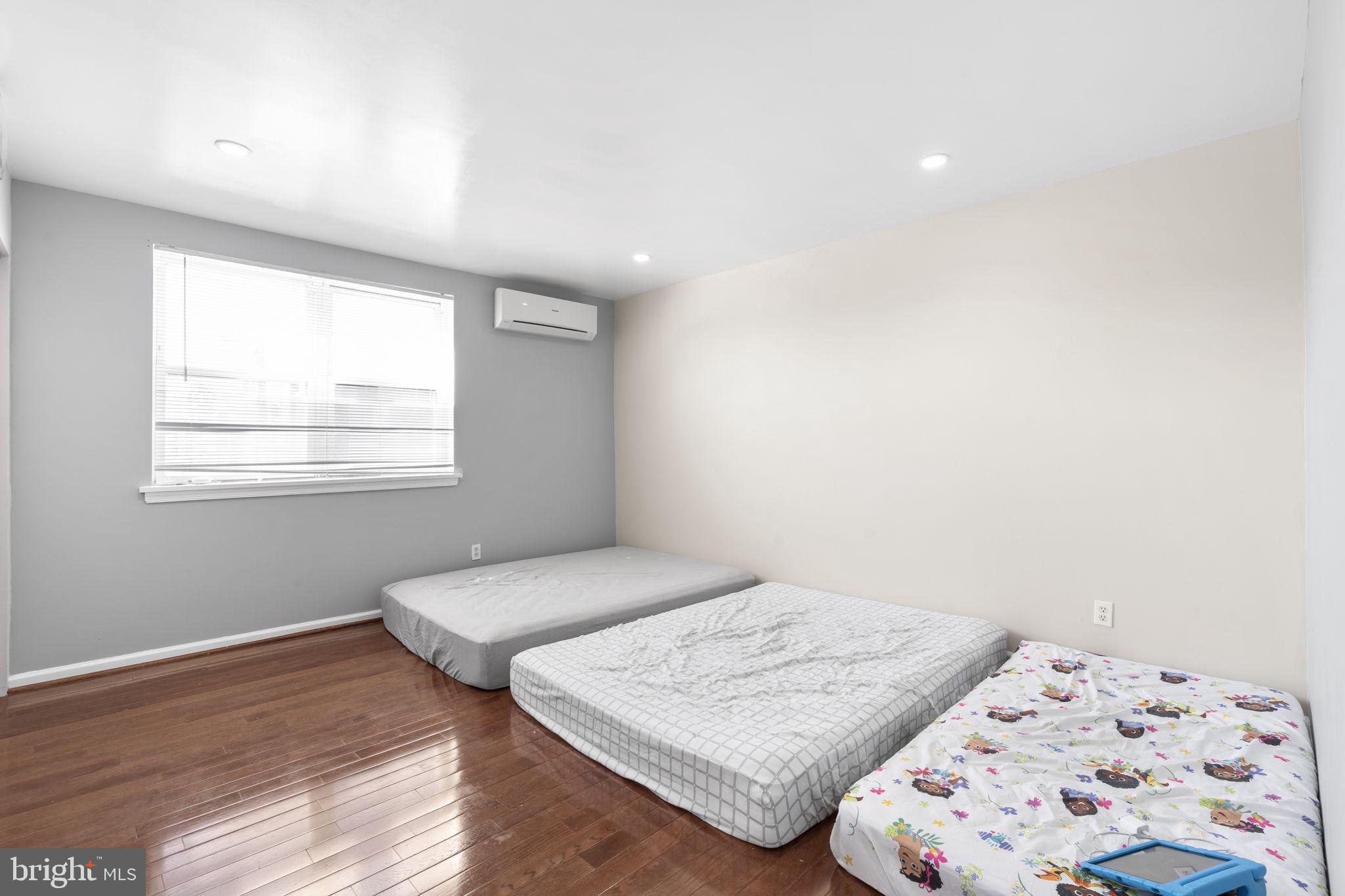 PHILADELPHIA (SOUTH) - Residential