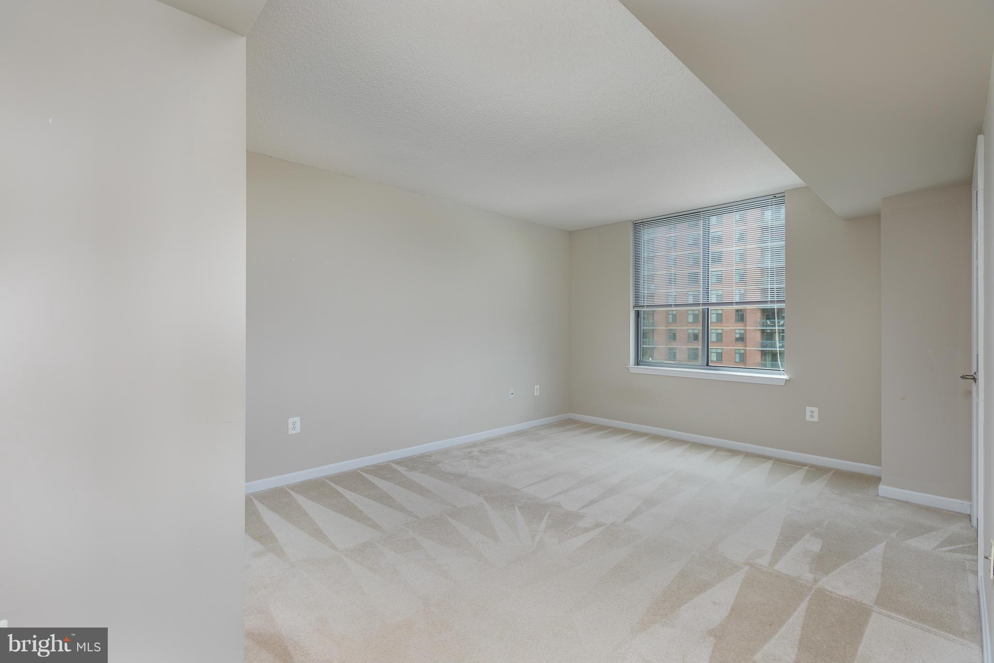 GALLERY AT WHITE FLINT - Residential Lease