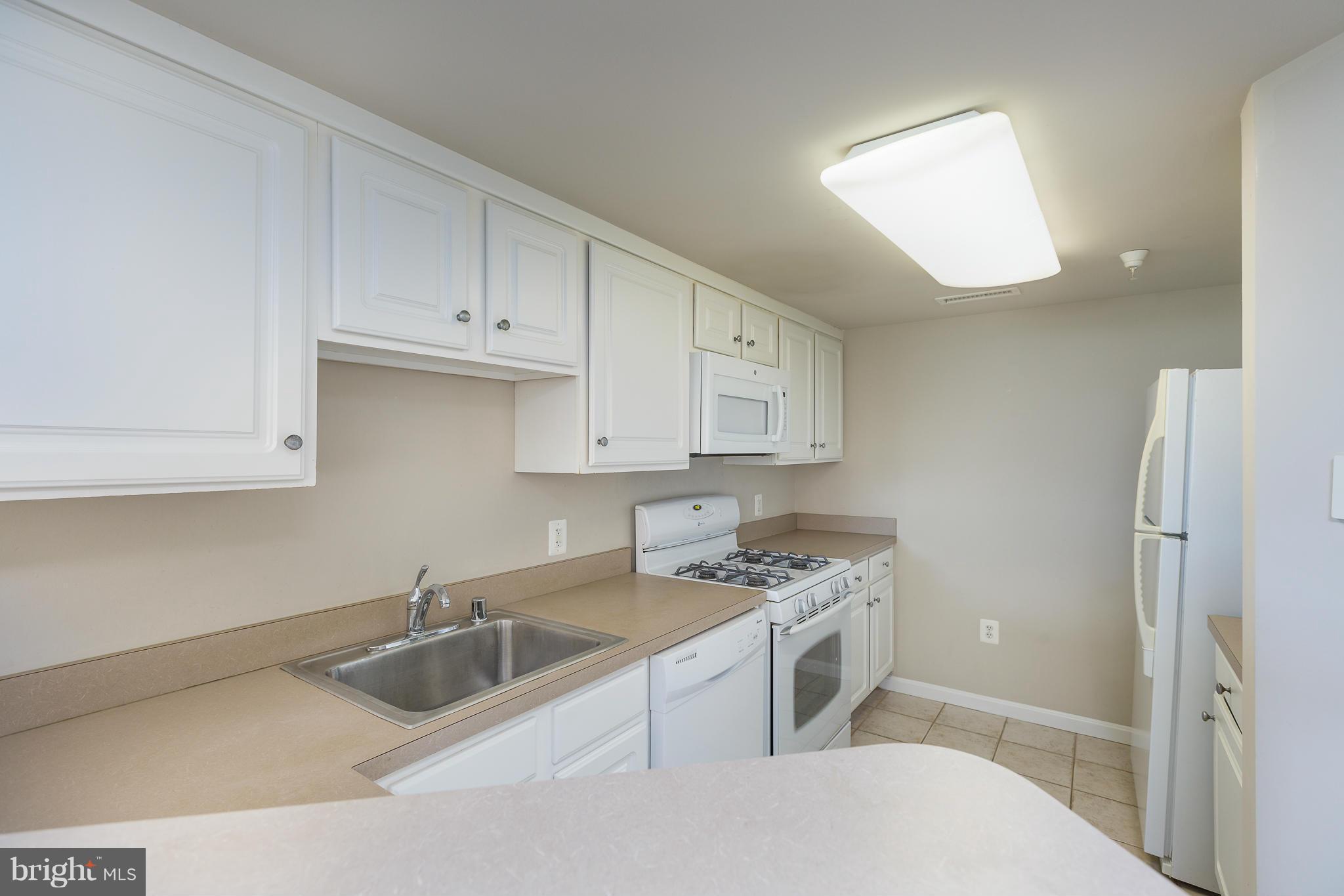 GALLERY AT WHITE FLINT - Residential Lease