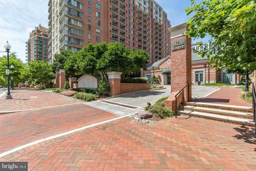 A typical home with a pool, billiard room, formal dining room and lounge would require a hefty investment of time and money for upkeep.But this Rockville condo offers all that, plus concierge service and a business center, for no additional cost! The community is named "The Gallery", and it is easy to see why. The decor is worthy of any museum, and all within.walking distance of White Flint Metro!