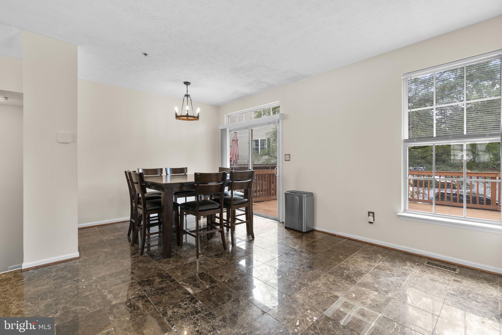 1725 SEA PINE CIRCLE