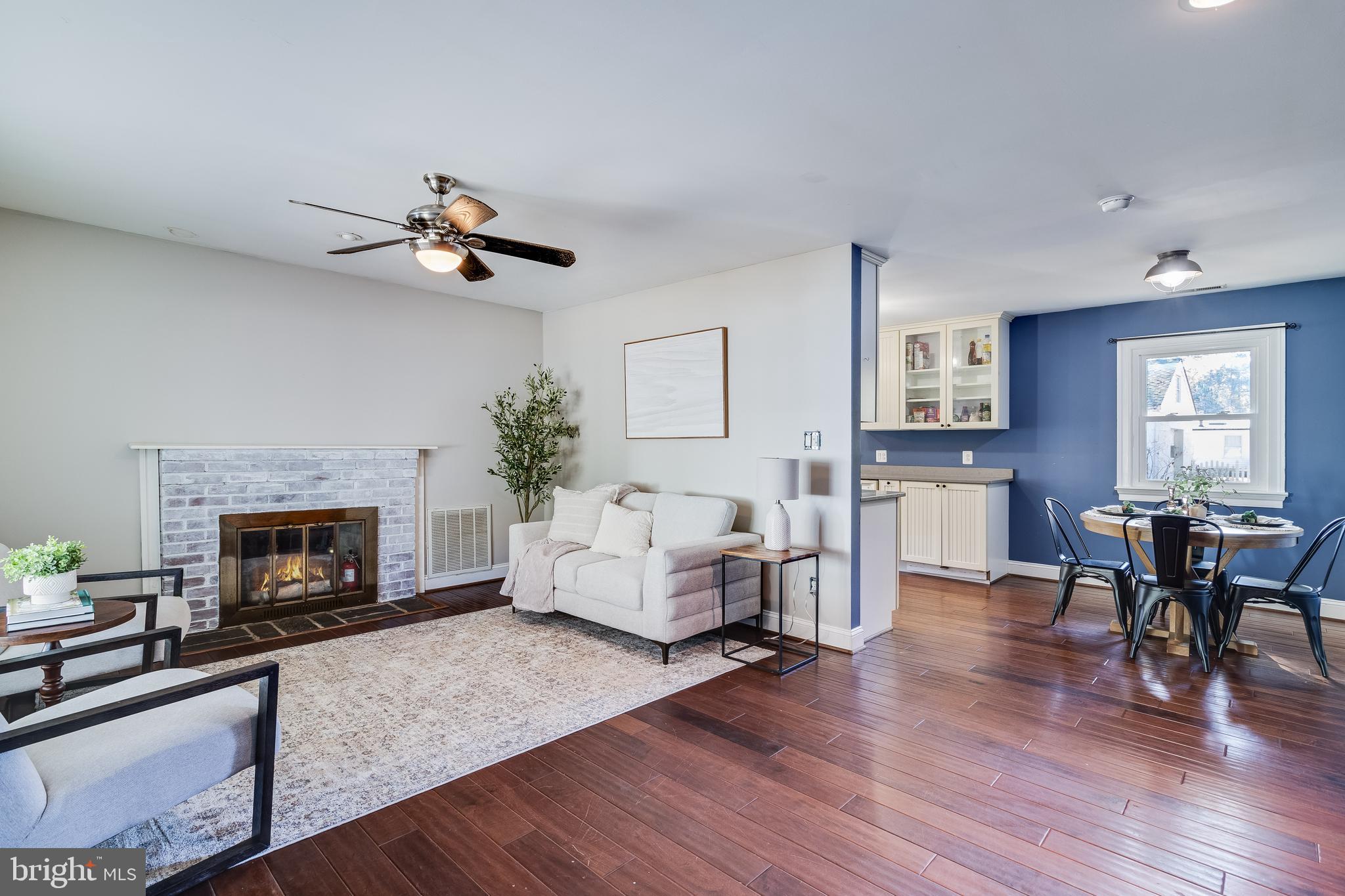 COLONIAL BEACH - Residential