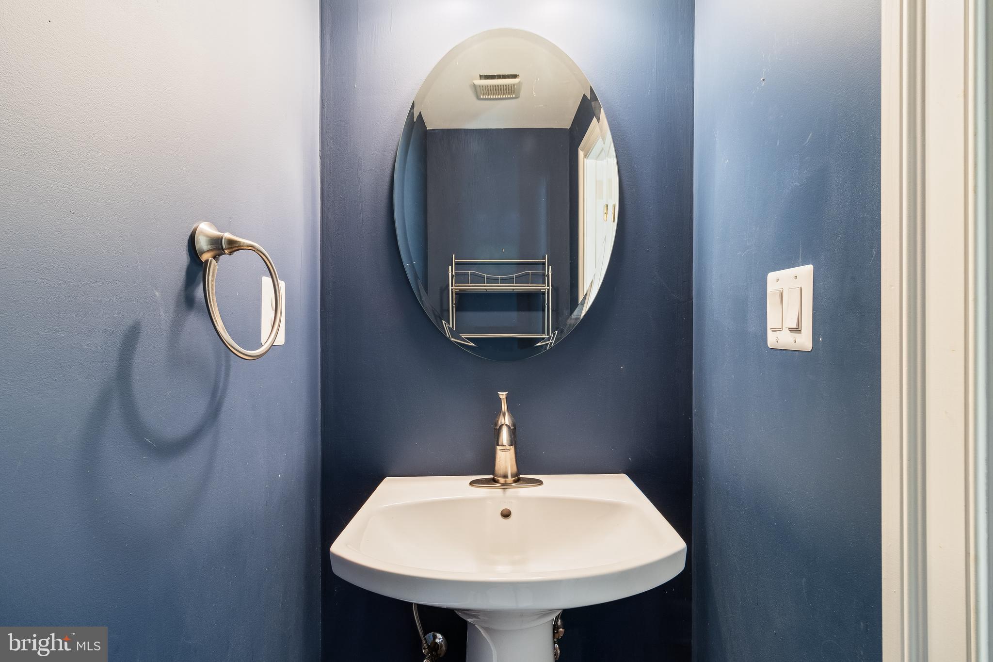 COLONIAL BEACH - Residential