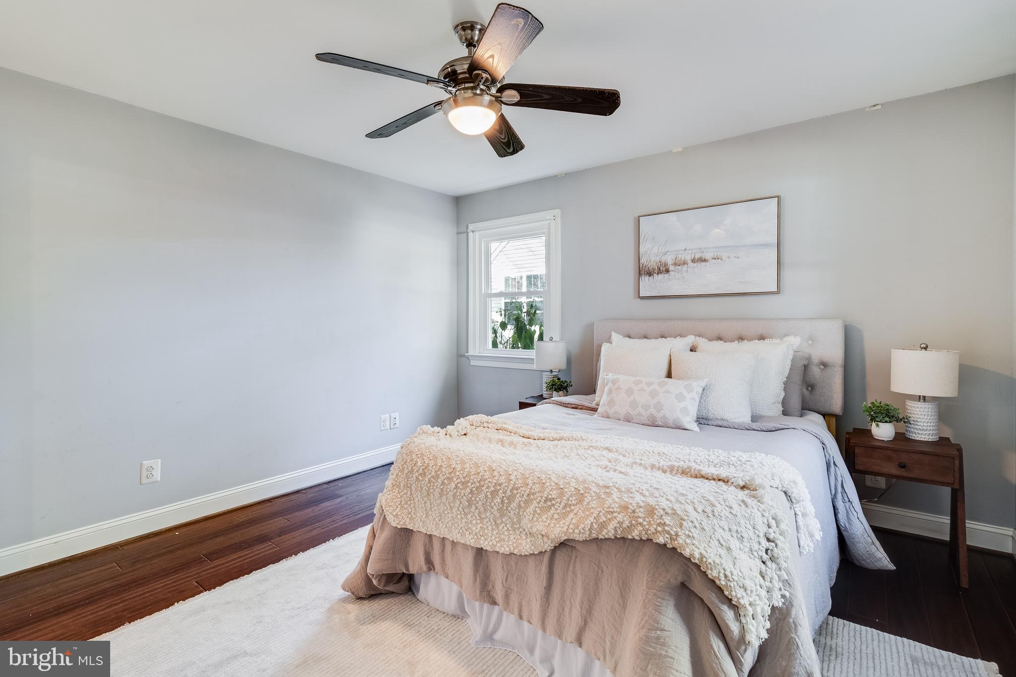 COLONIAL BEACH - Residential