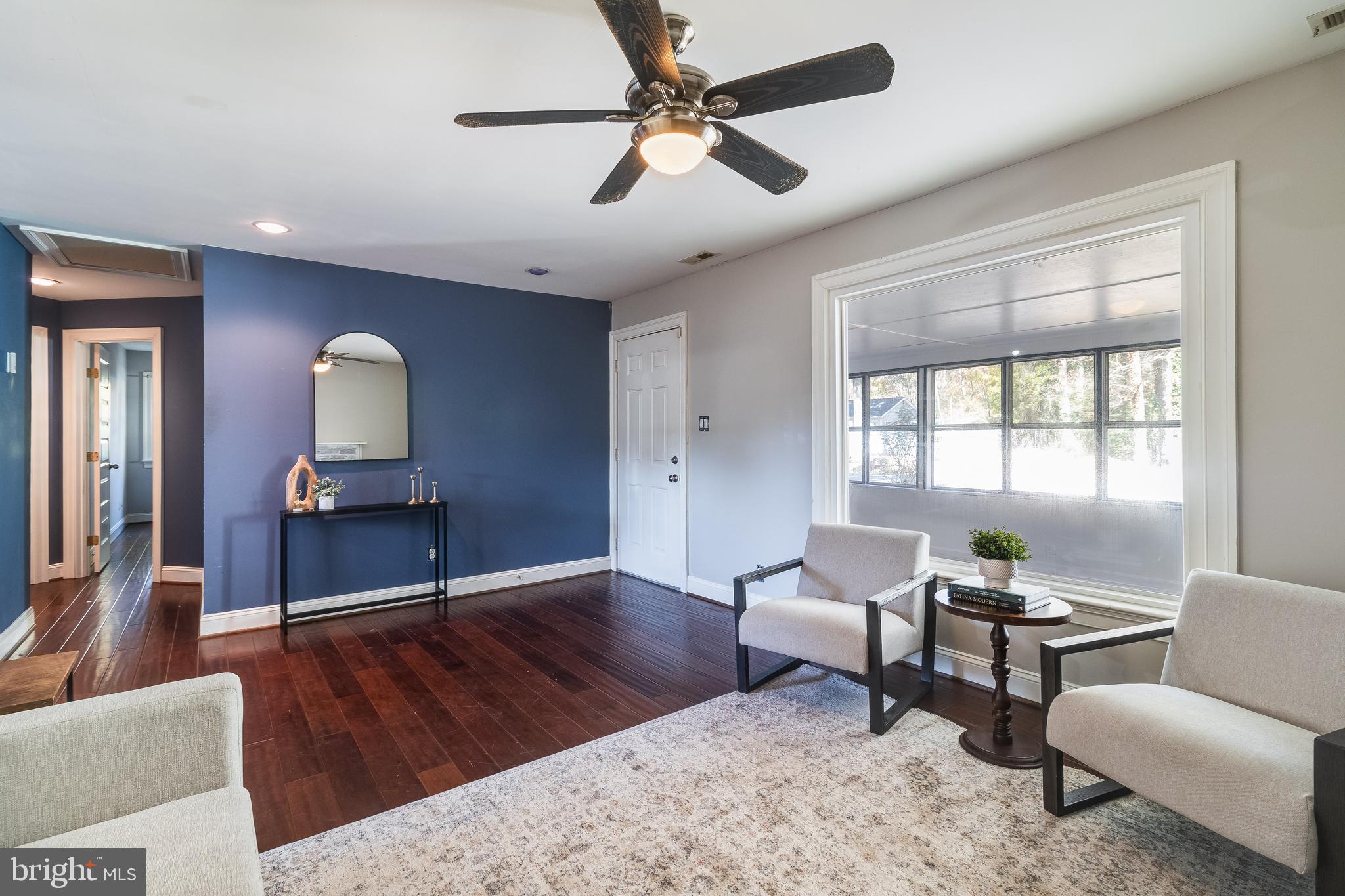 COLONIAL BEACH - Residential