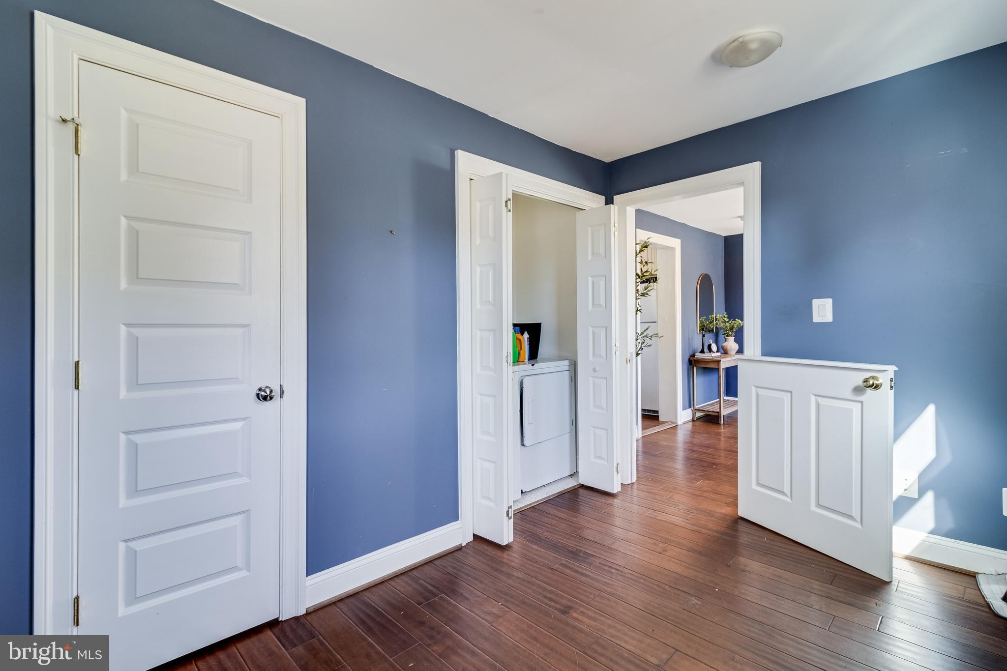 COLONIAL BEACH - Residential