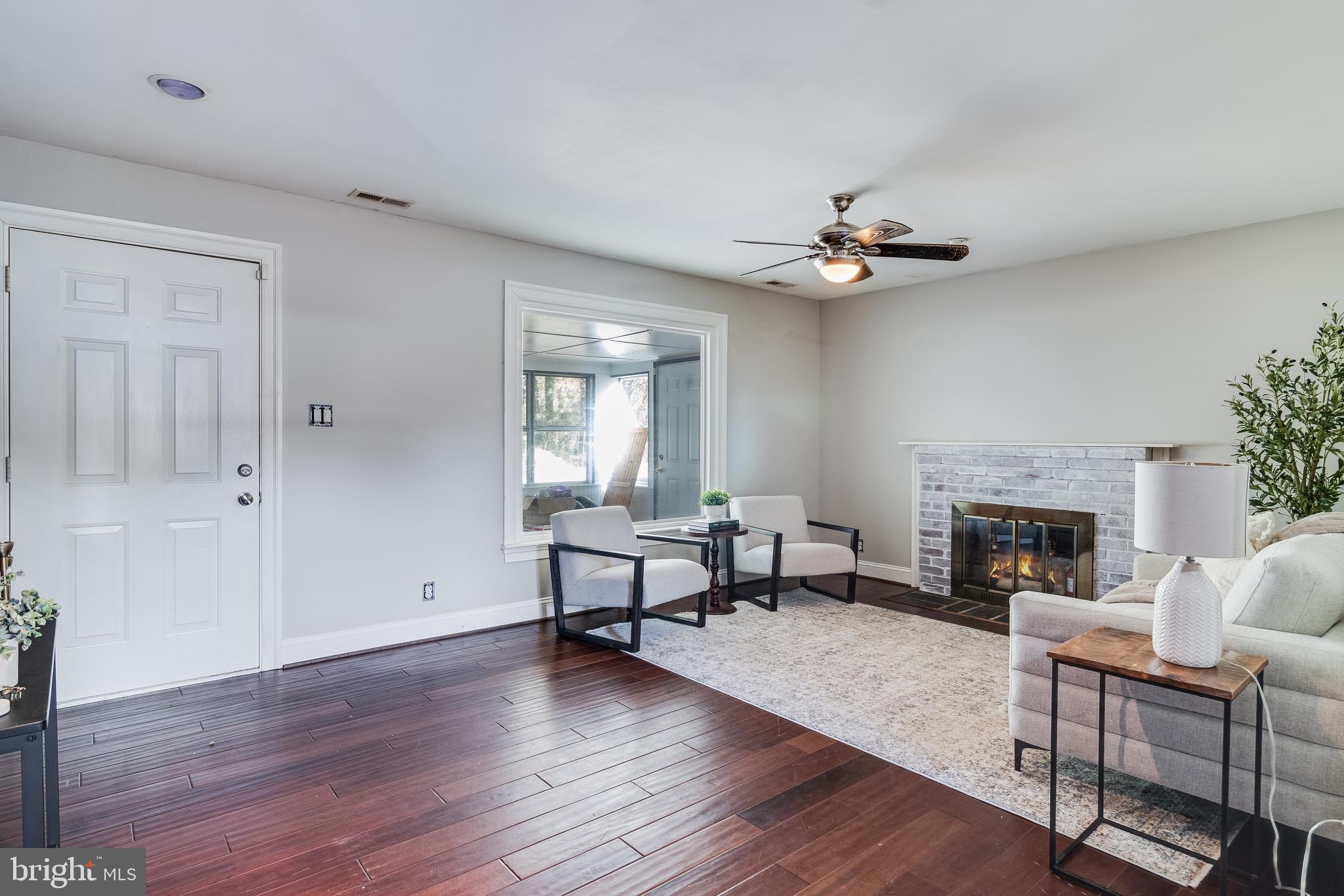 COLONIAL BEACH - Residential