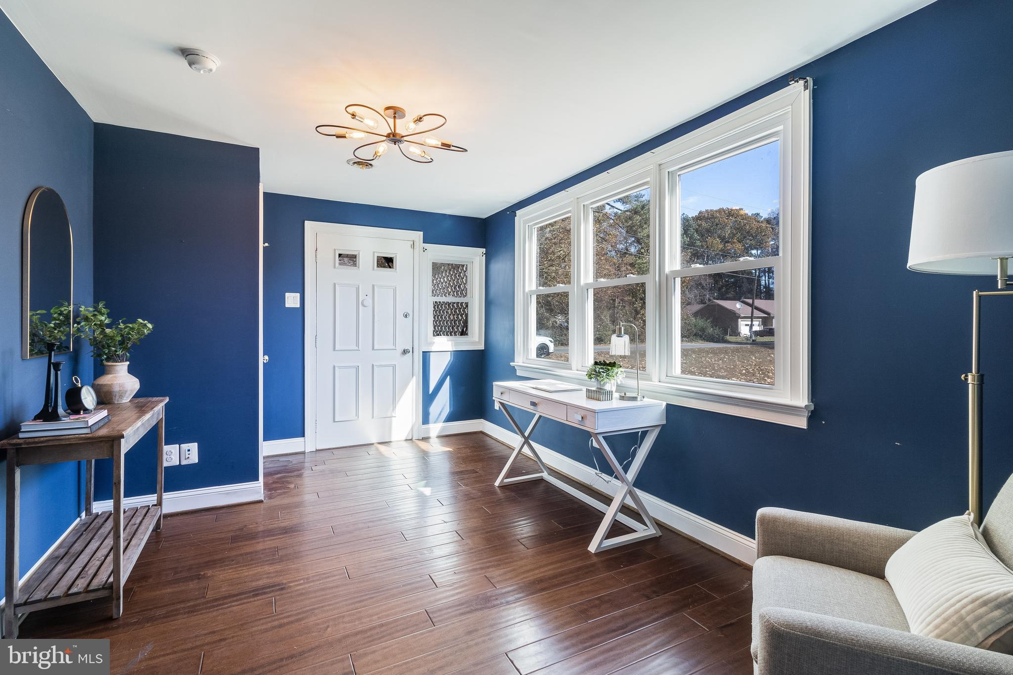 COLONIAL BEACH - Residential