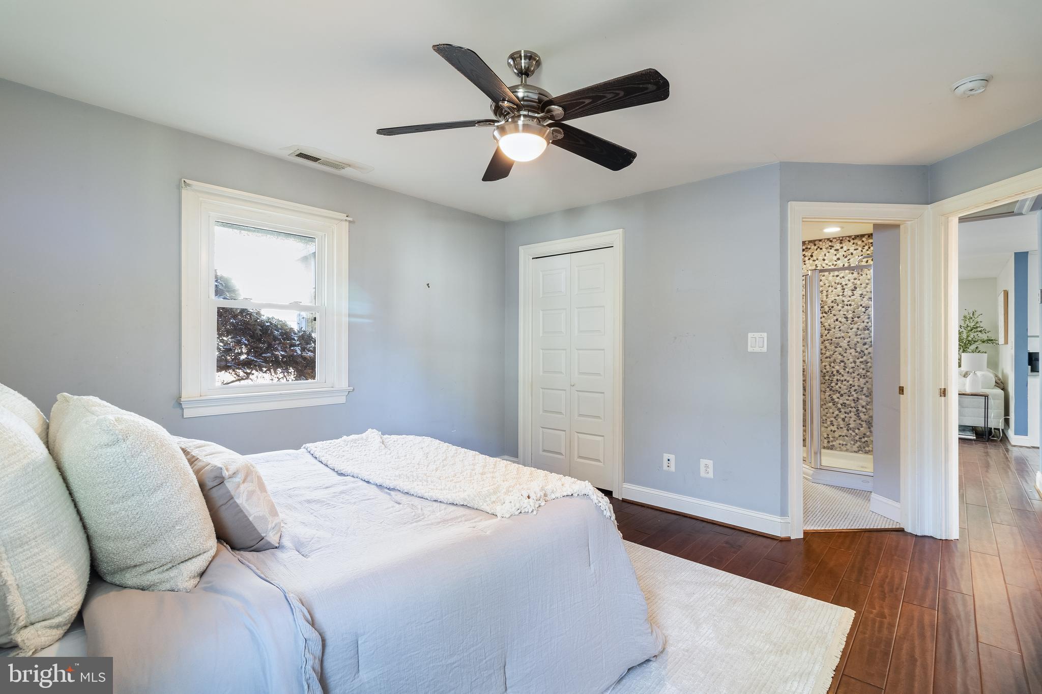 COLONIAL BEACH - Residential