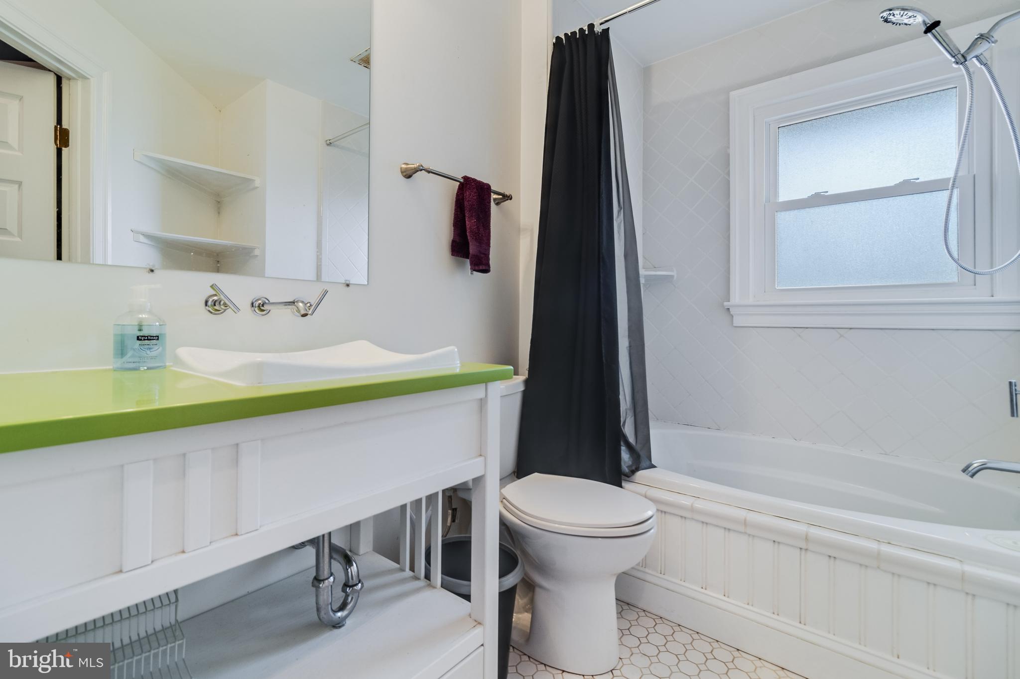 COLONIAL BEACH - Residential