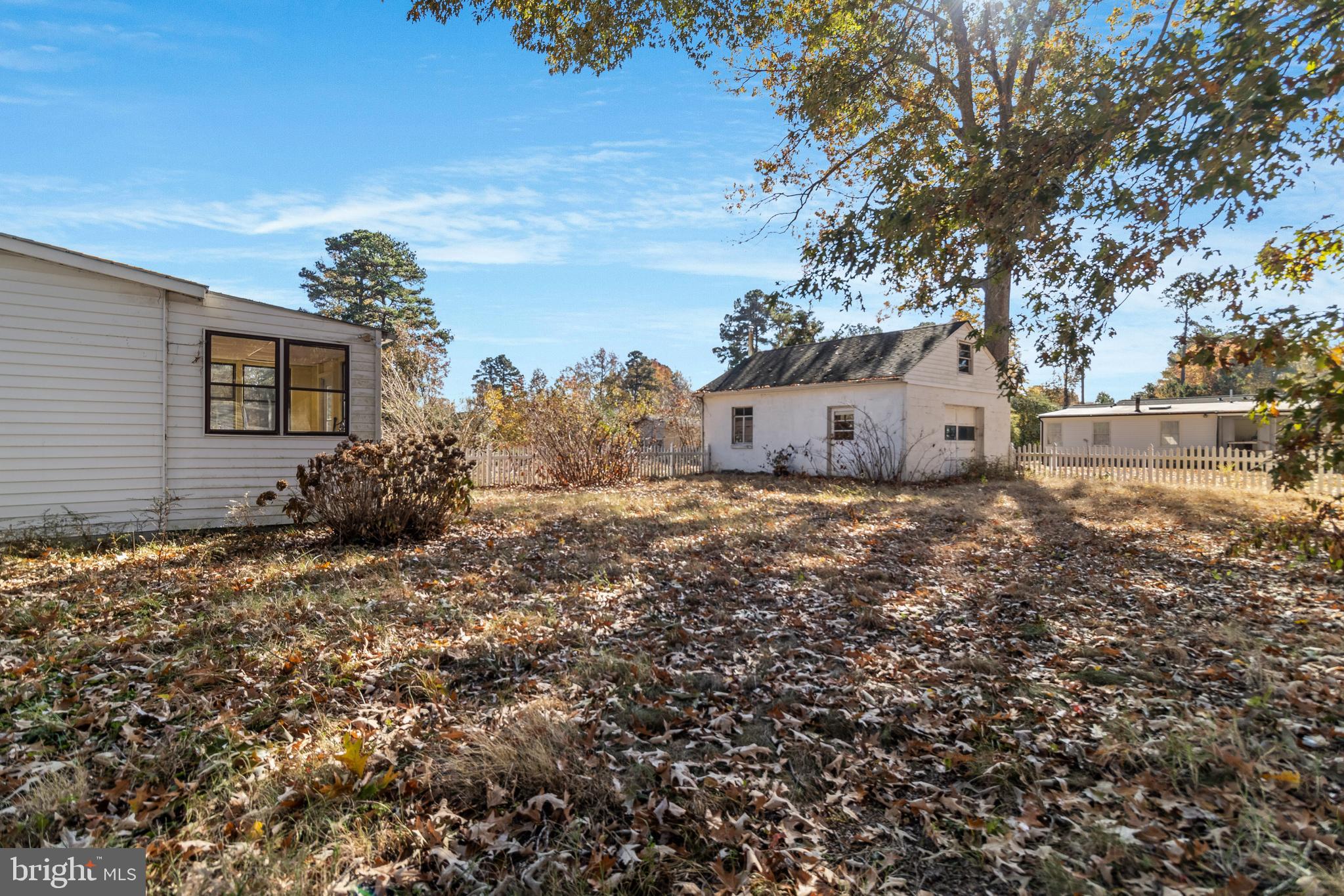 COLONIAL BEACH - Residential
