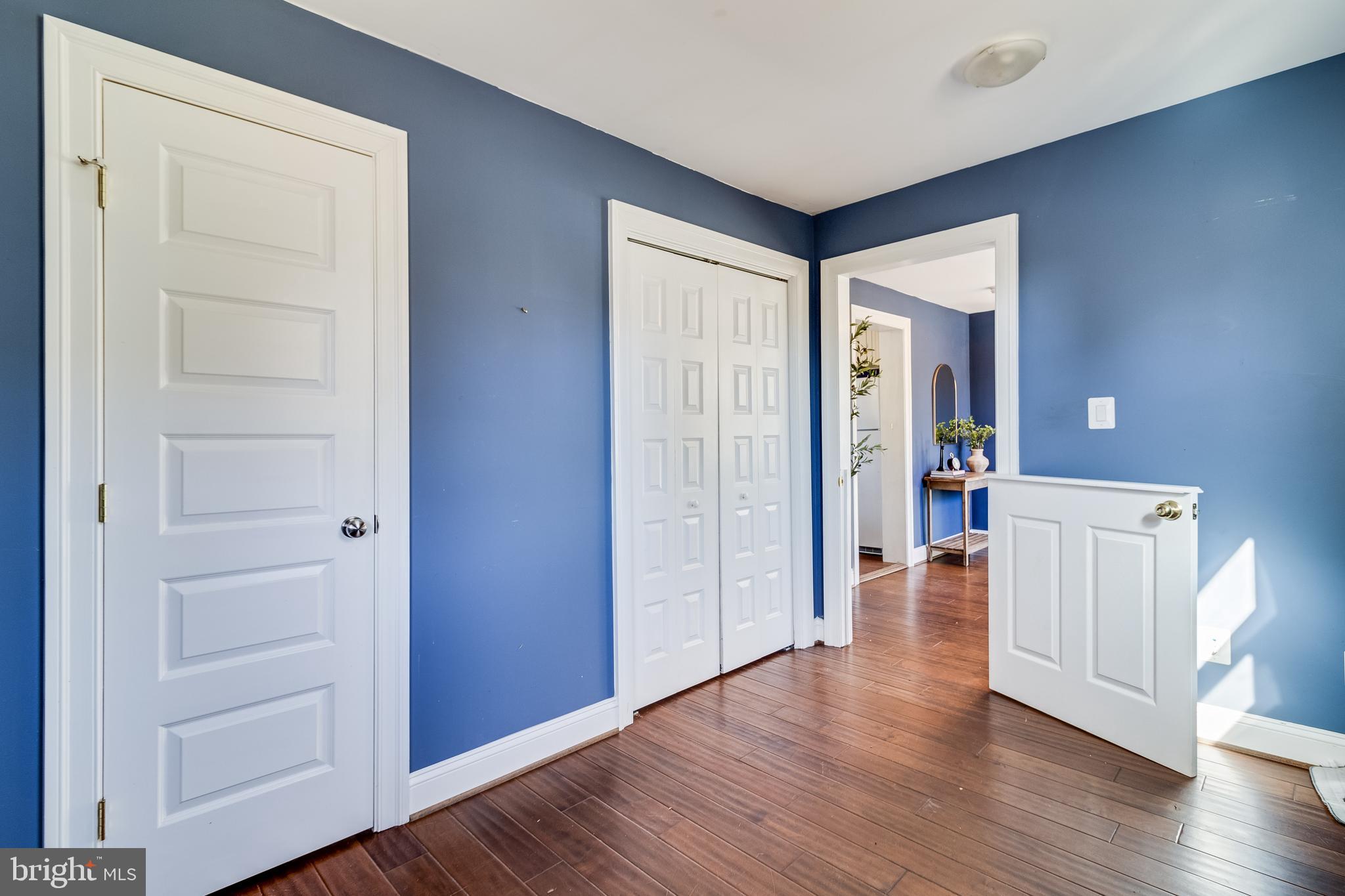 COLONIAL BEACH - Residential