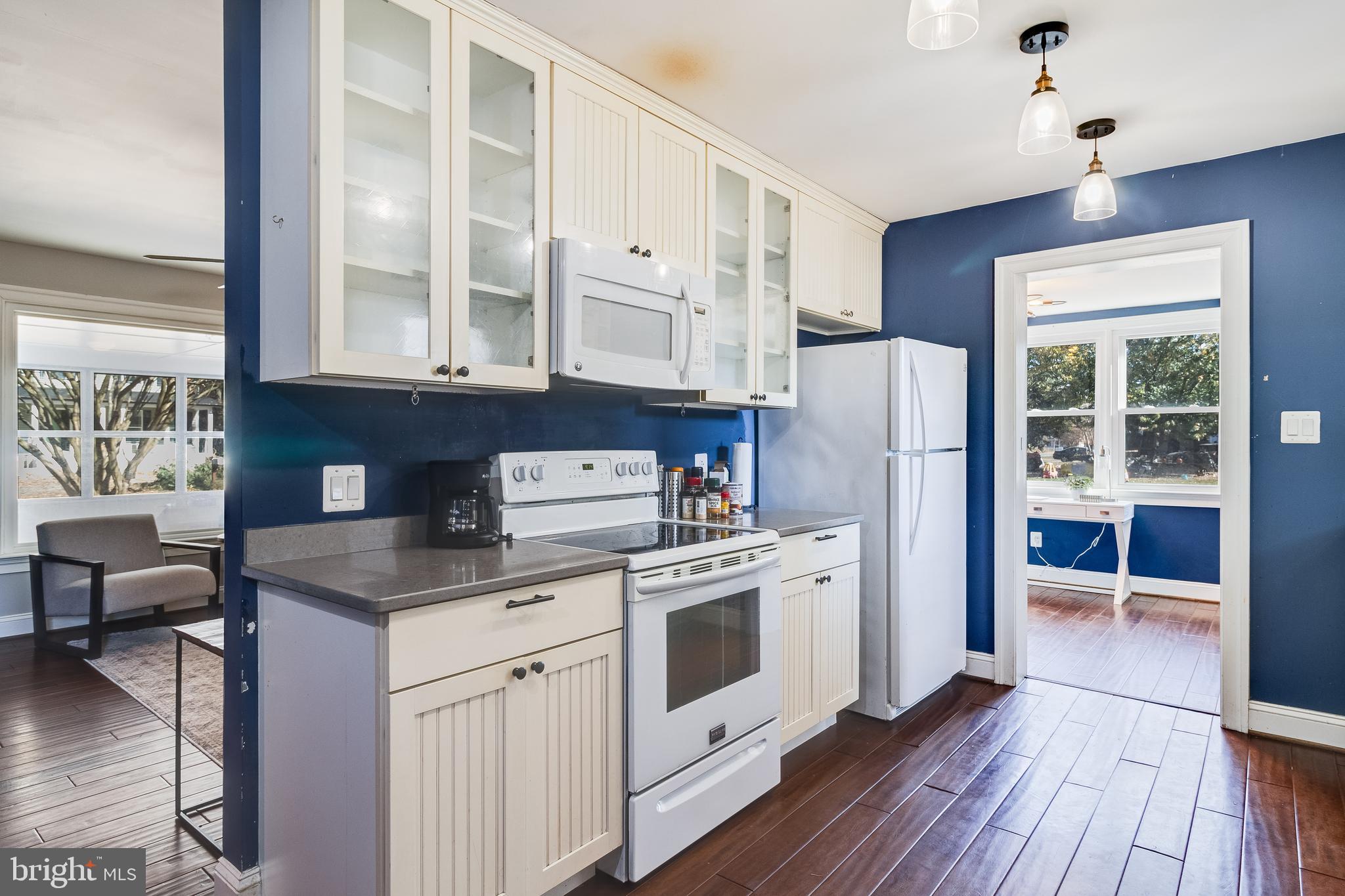 COLONIAL BEACH - Residential