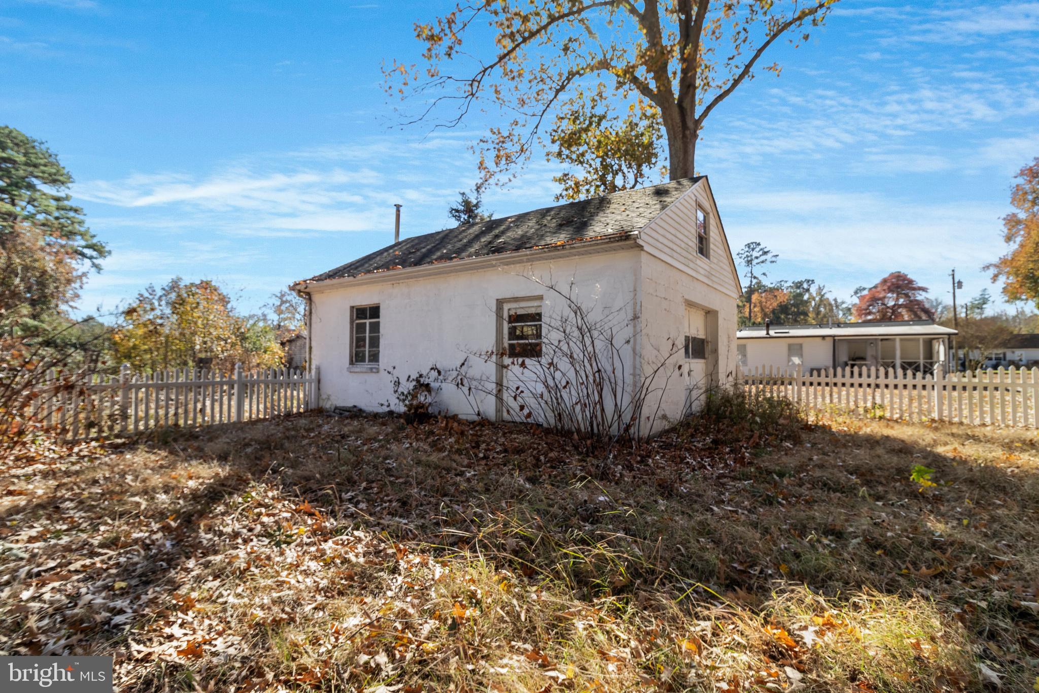 COLONIAL BEACH - Residential