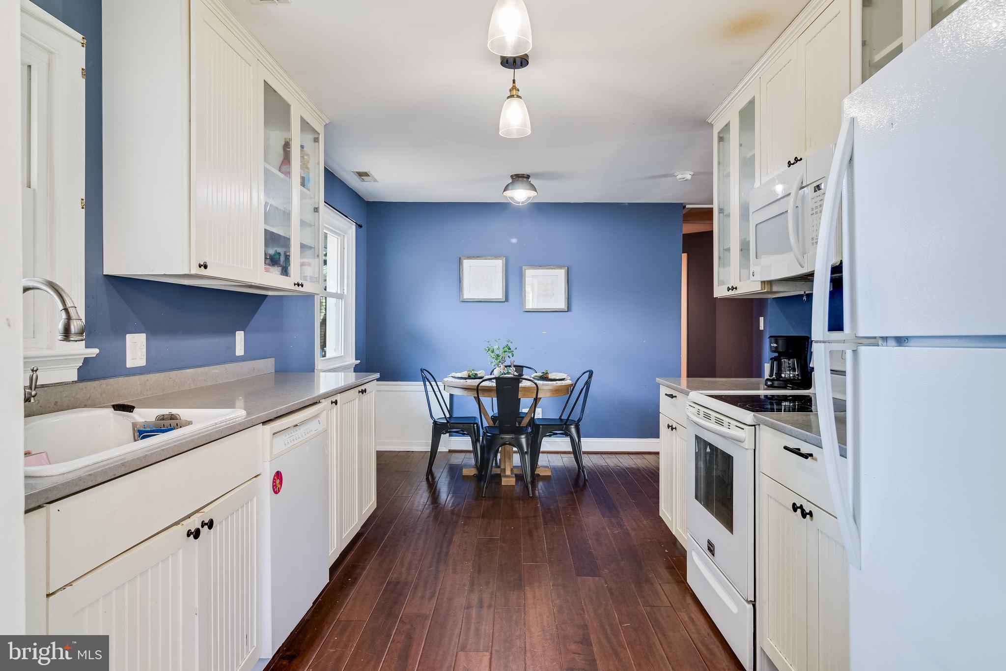 COLONIAL BEACH - Residential