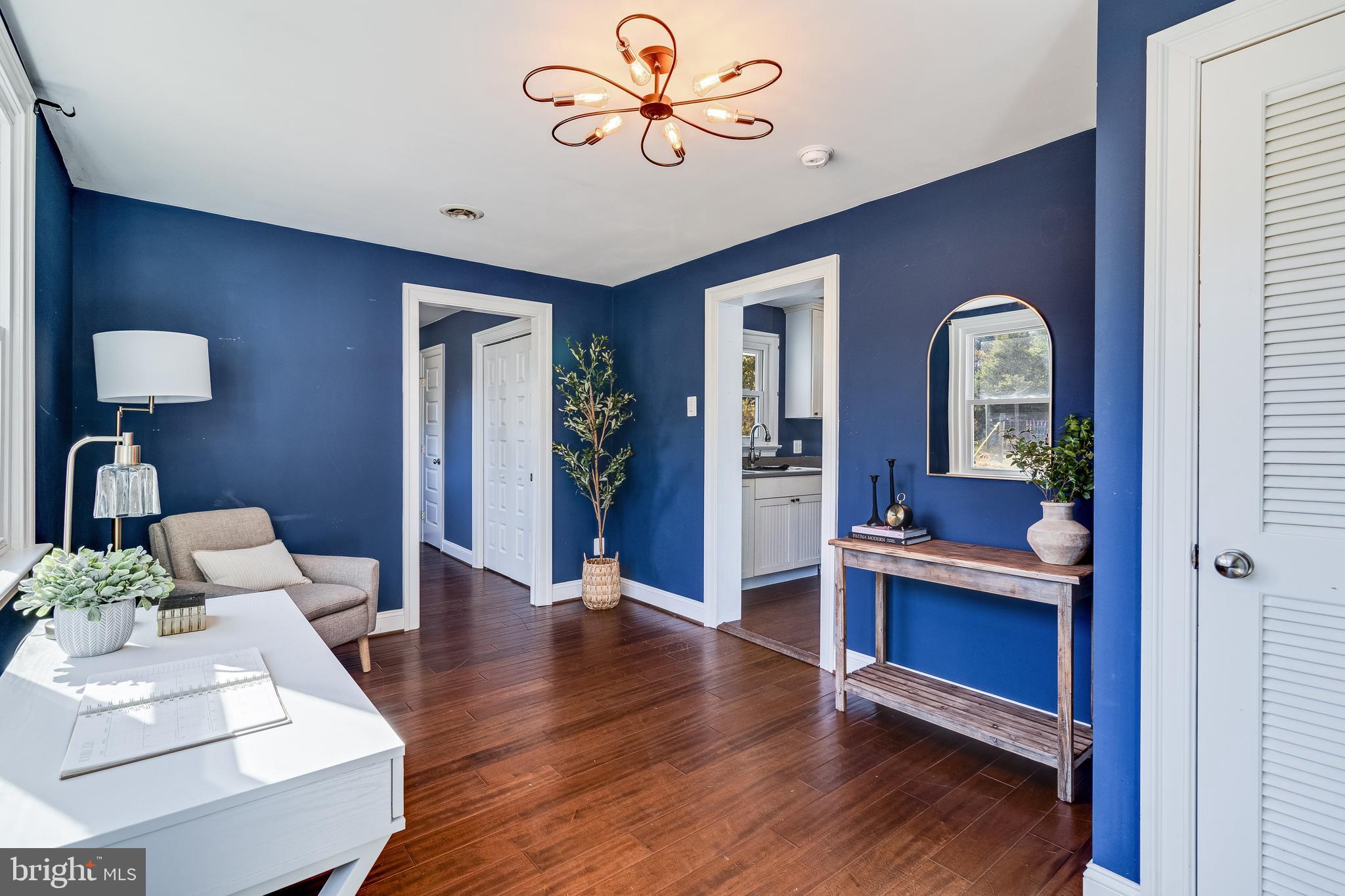 COLONIAL BEACH - Residential