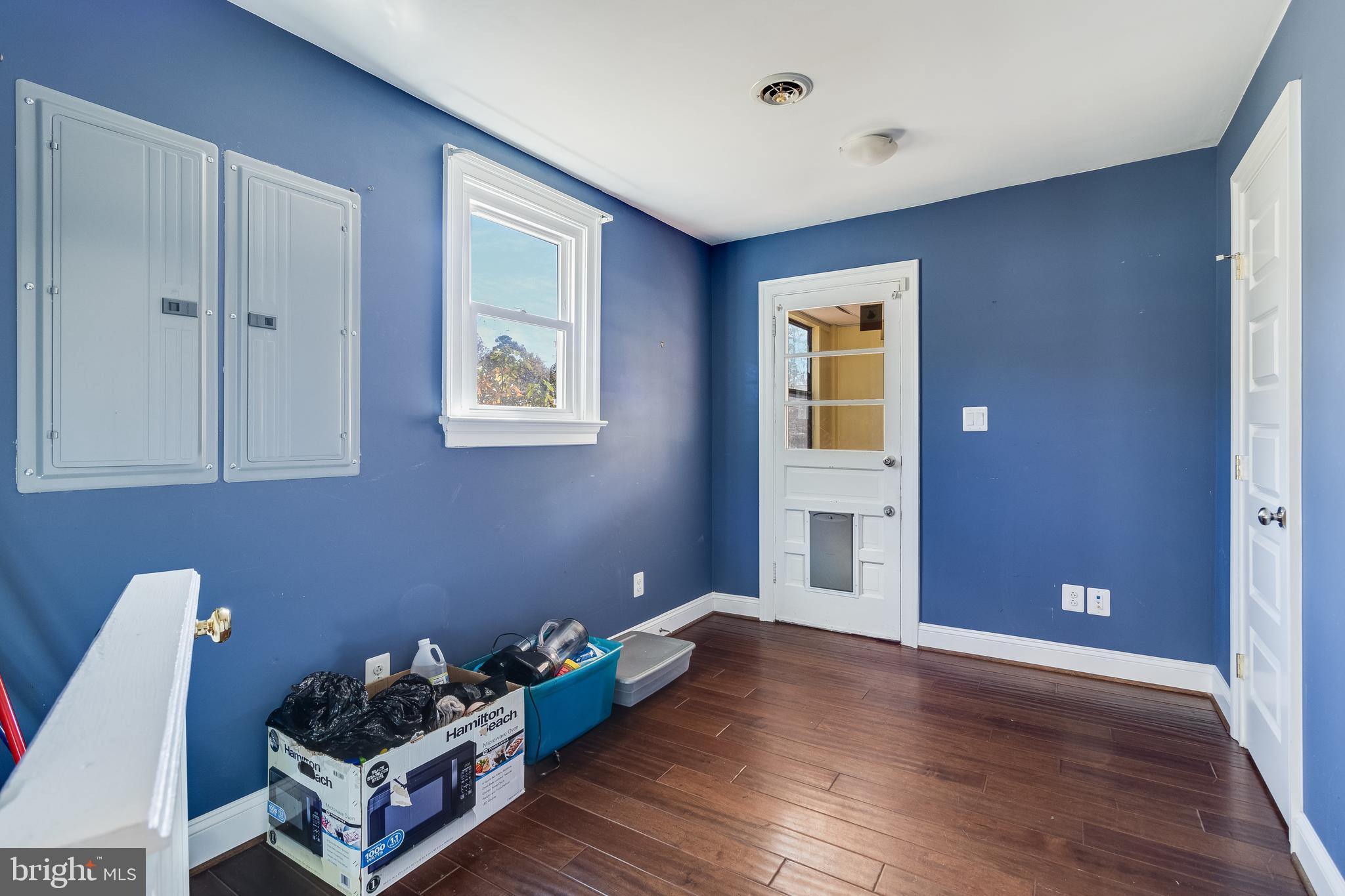 COLONIAL BEACH - Residential