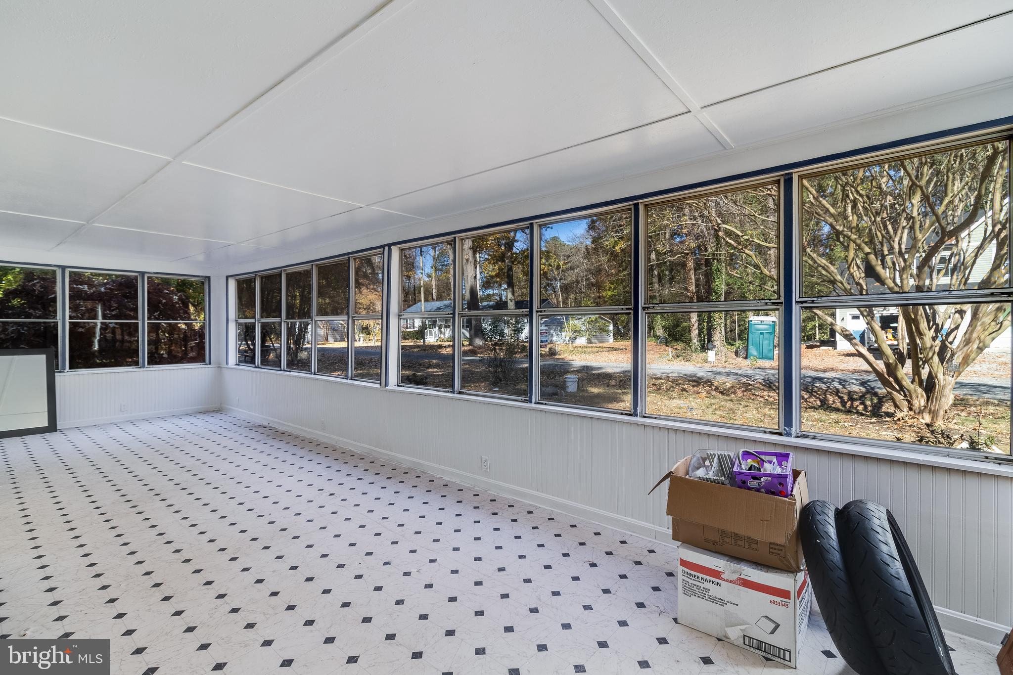 COLONIAL BEACH - Residential