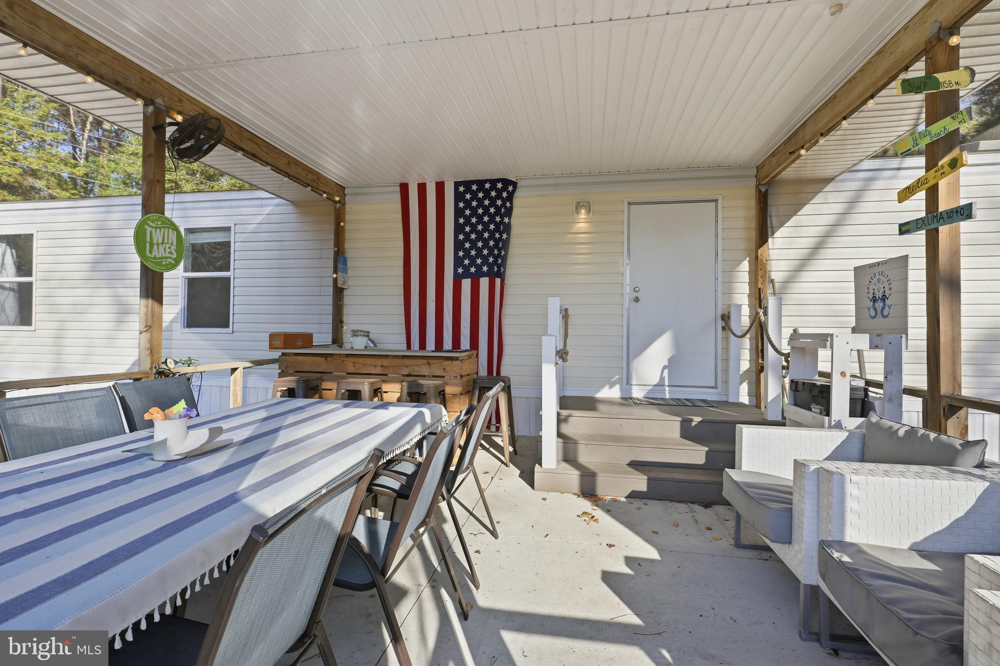 WHITE HOUSE BEACH - Residential