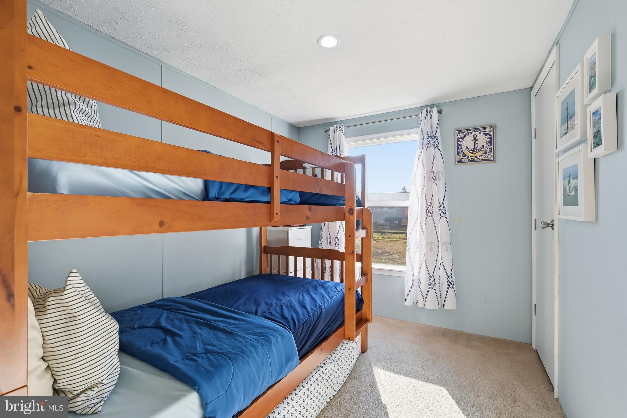 WHITE HOUSE BEACH - Residential