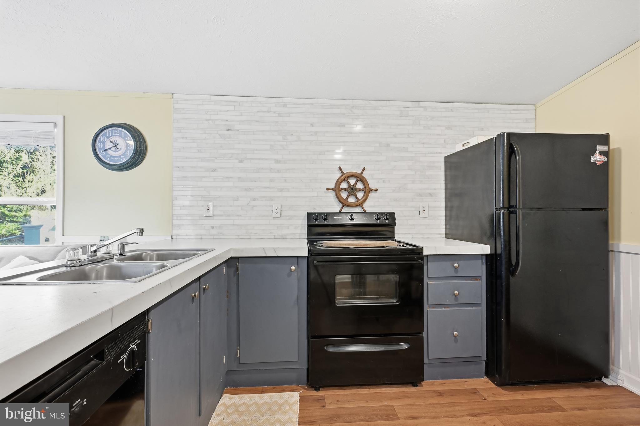 WHITE HOUSE BEACH - Residential