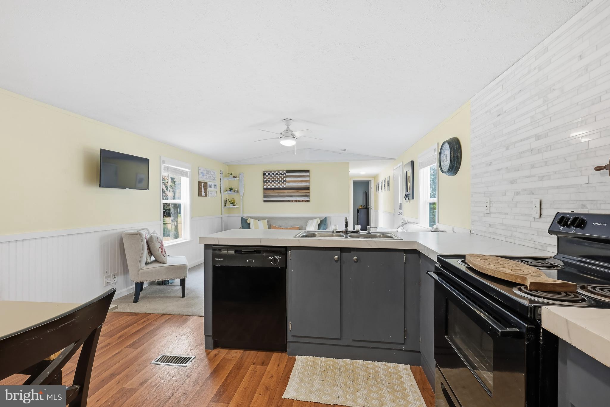 WHITE HOUSE BEACH - Residential