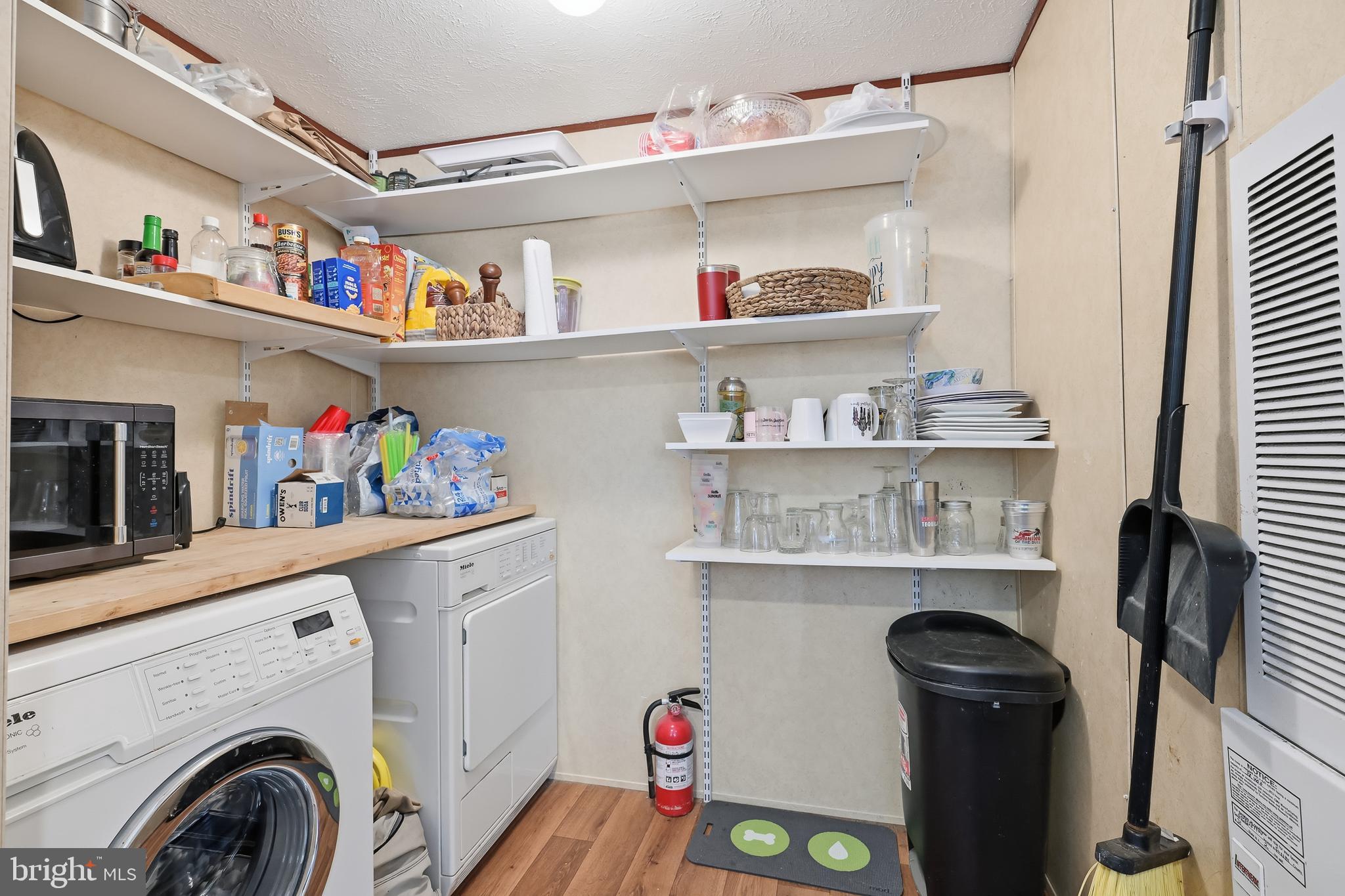 WHITE HOUSE BEACH - Residential