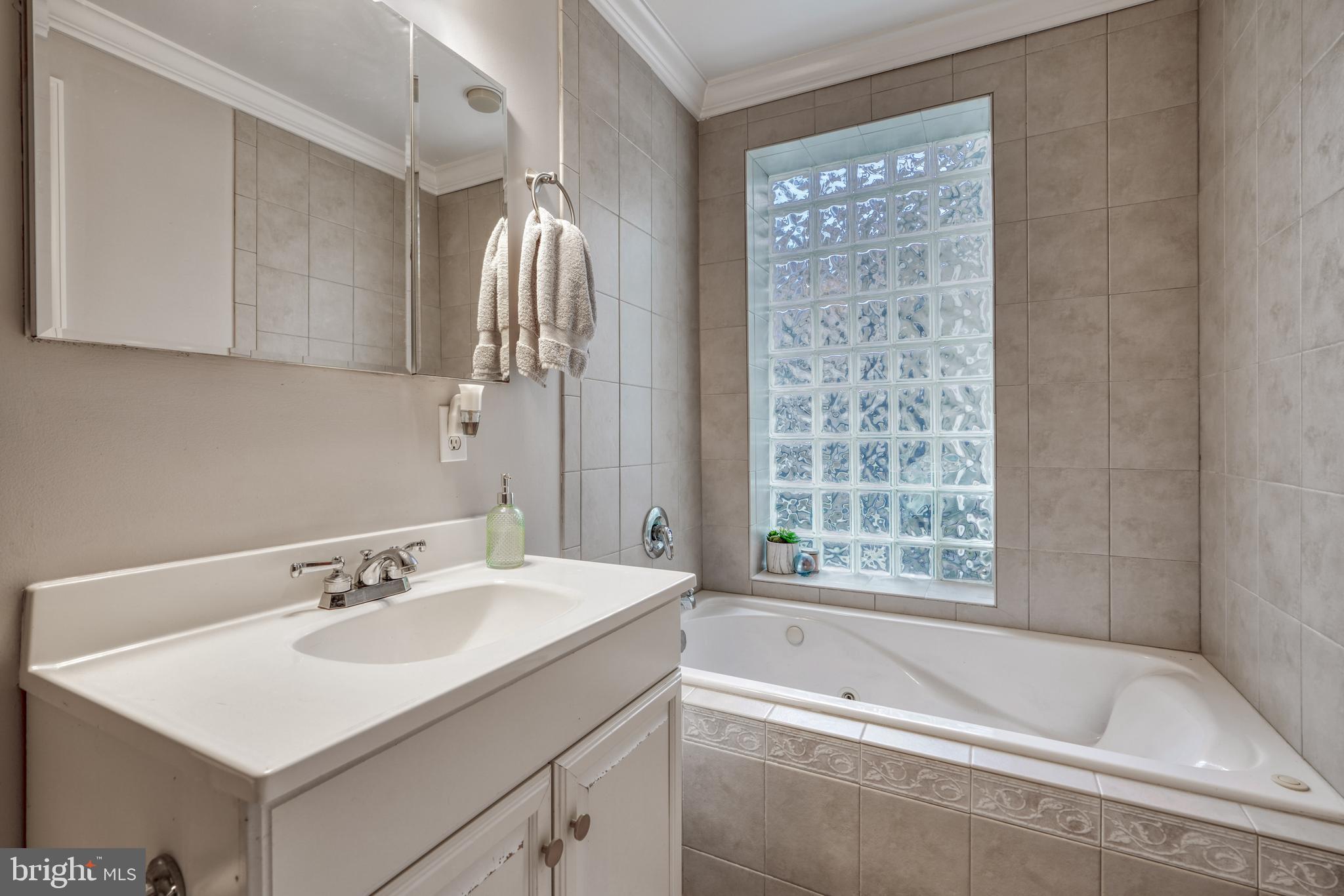 FEDERAL HILL HISTORIC DISTRICT - Residential Lease