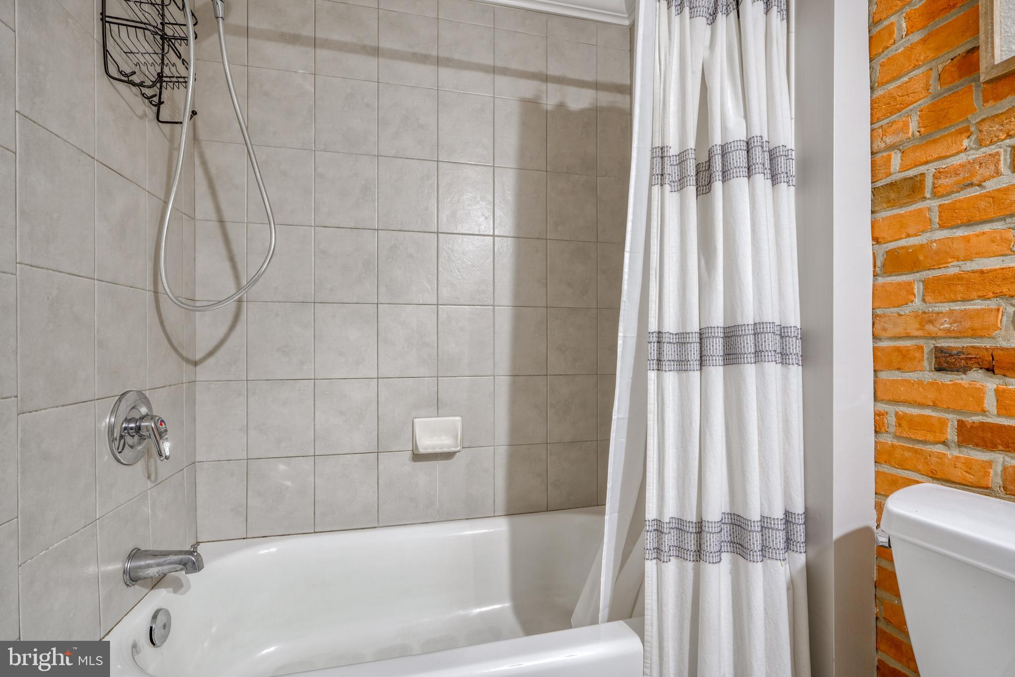 FEDERAL HILL HISTORIC DISTRICT - Residential Lease