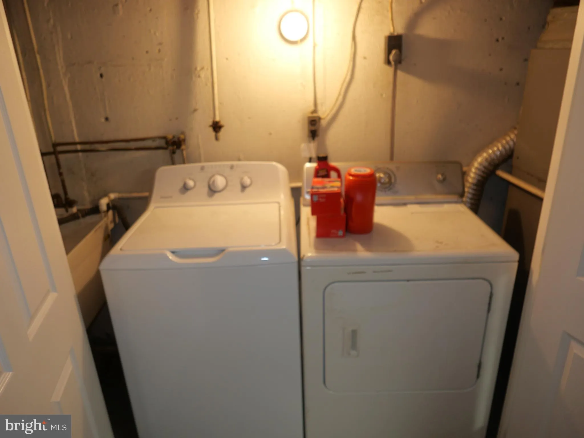 Clifton Heights, Pennsylvania 19018, United States, 3 Bedrooms Bedrooms, ,2 BathroomsBathrooms,Residential,Active,237030