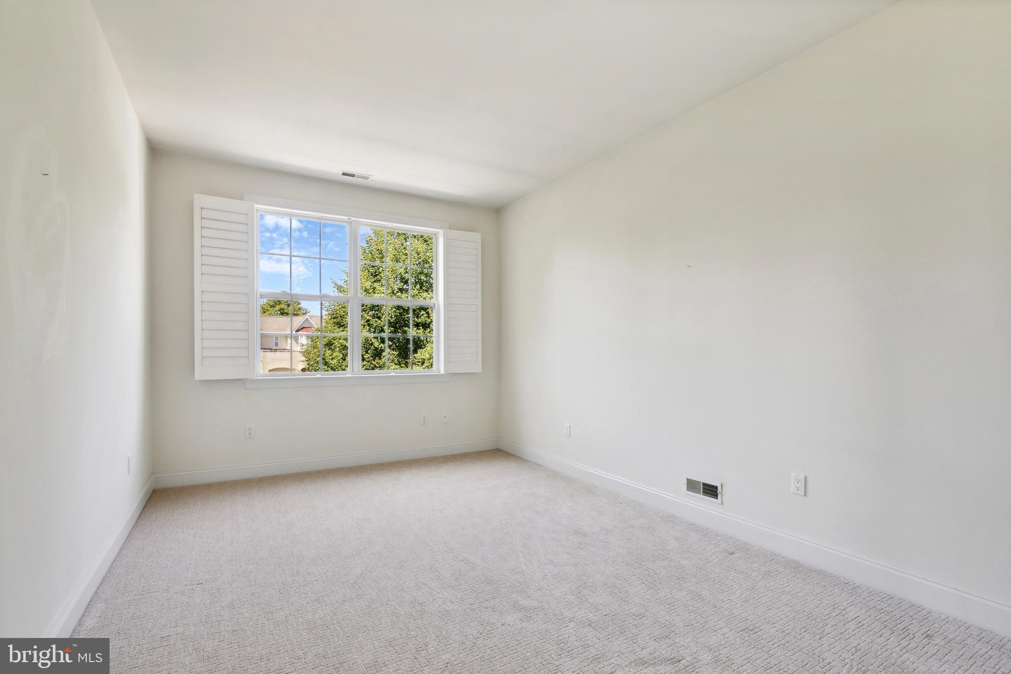 CHERRY CREEK - Residential