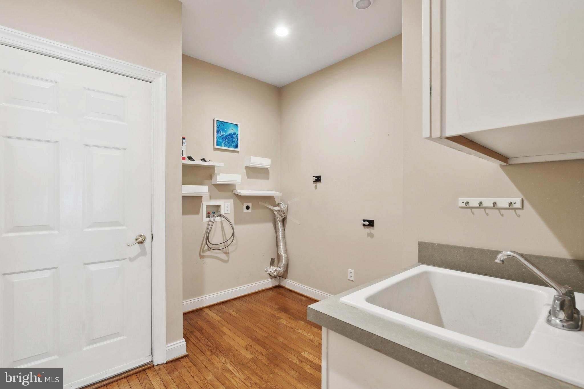 CHERRY CREEK - Residential