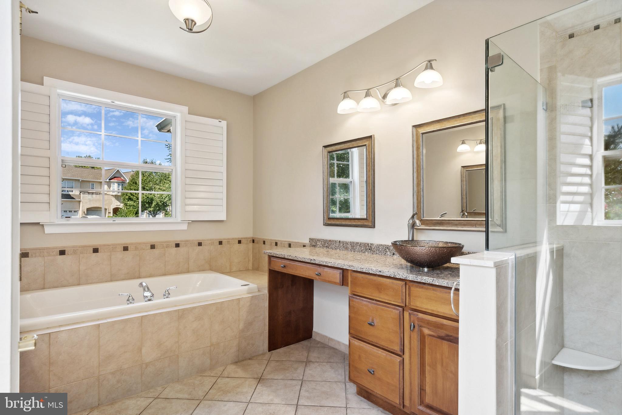 CHERRY CREEK - Residential