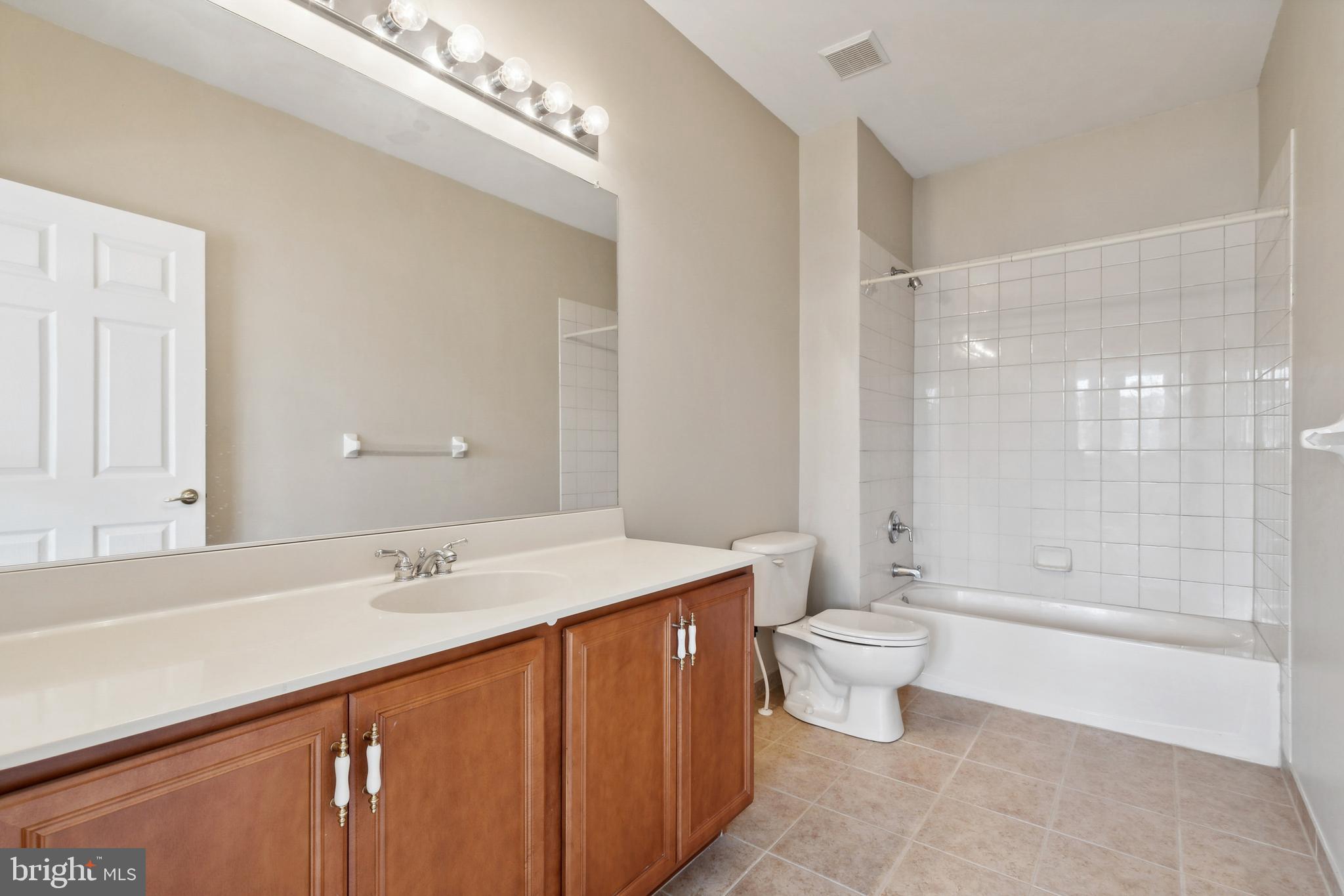 CHERRY CREEK - Residential