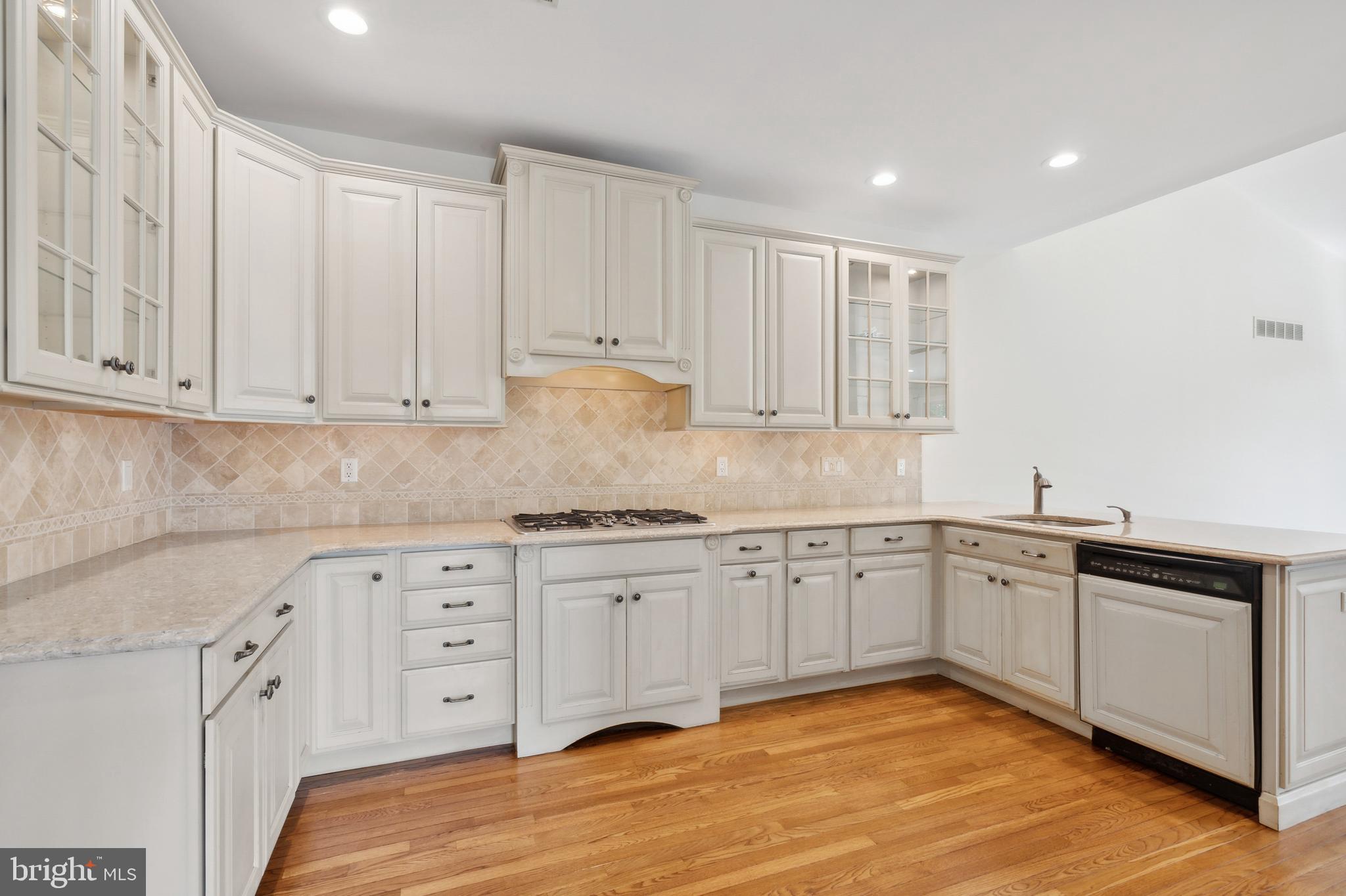 CHERRY CREEK - Residential