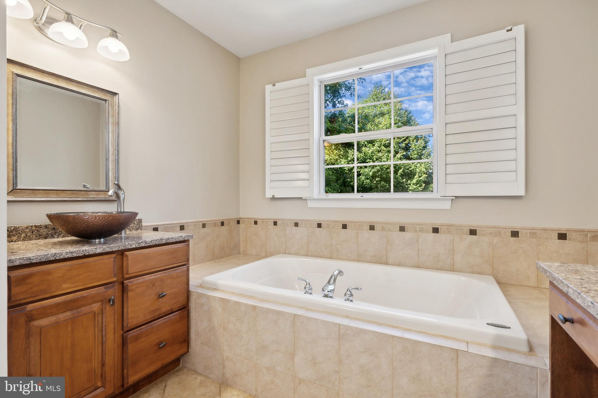 CHERRY CREEK - Residential