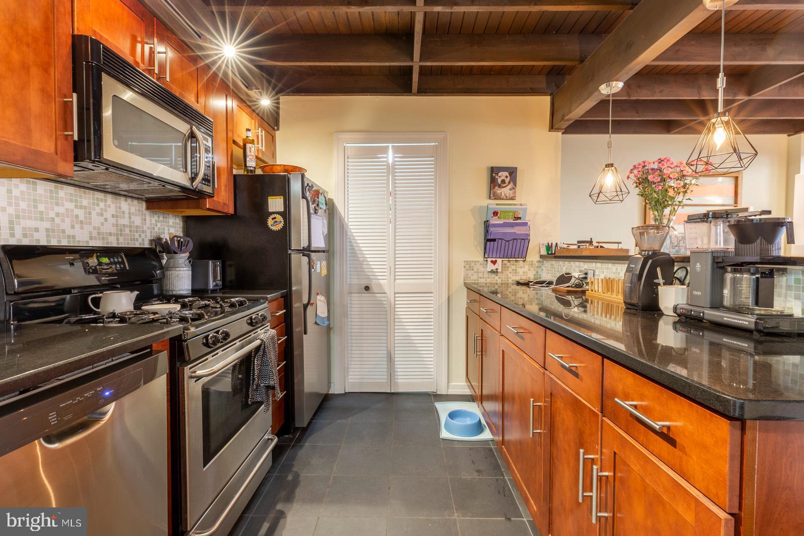 FAIRMOUNT - Residential Lease