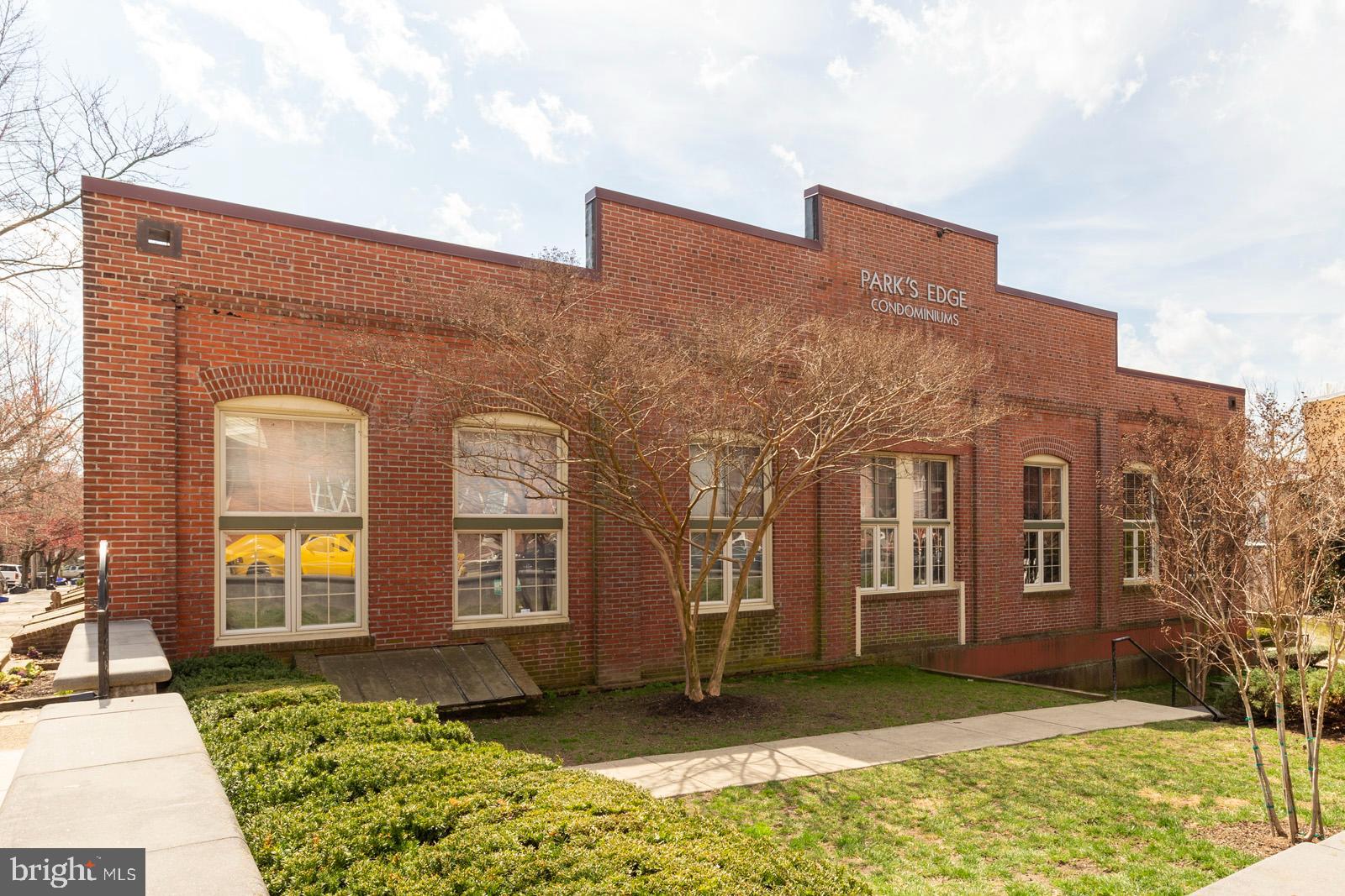 FAIRMOUNT - Residential Lease