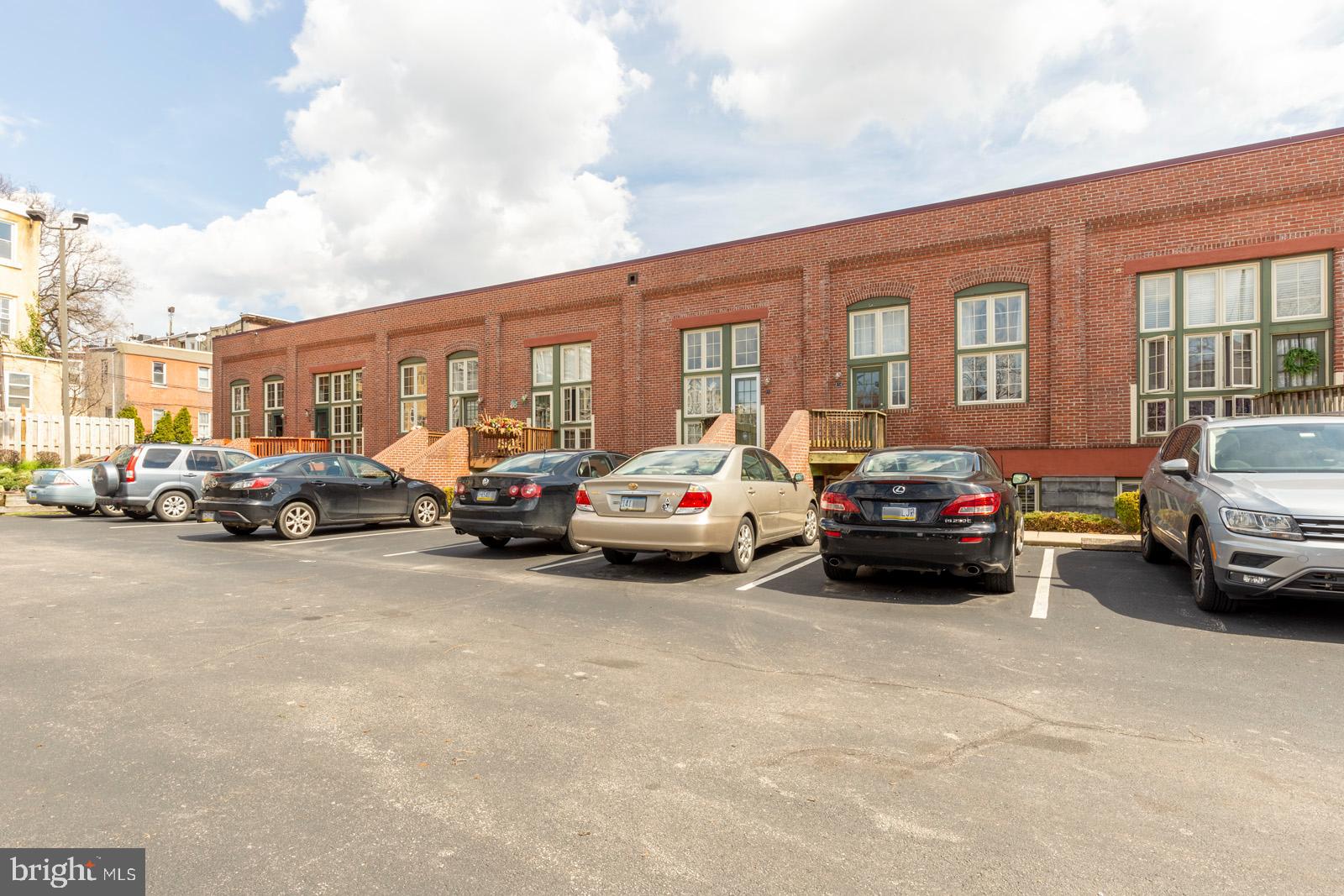 FAIRMOUNT - Residential Lease