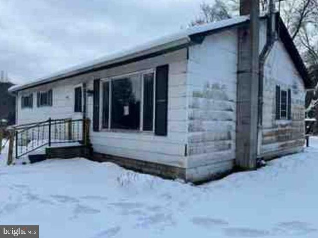 Photo of 471 Griffith Road, TYLER HILL, PA 18469 (MLS # PAWN2000812)