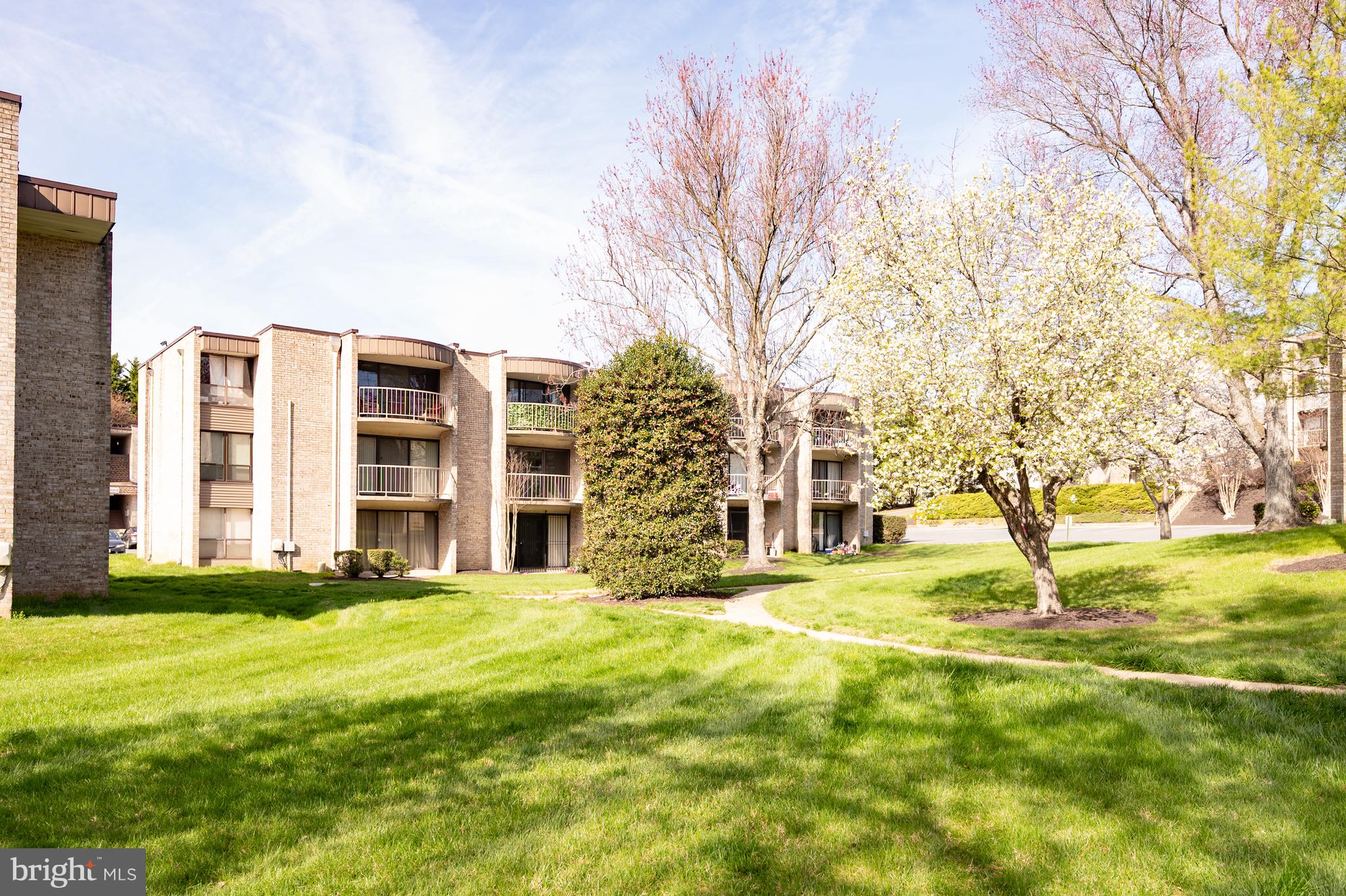 HUNTLEY SQUARE - Residential