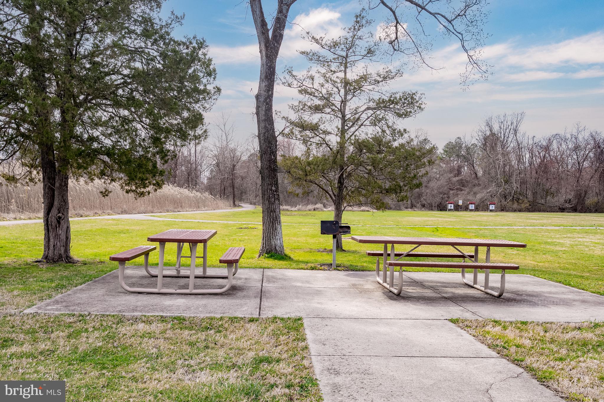 HUNTLEY SQUARE - Residential