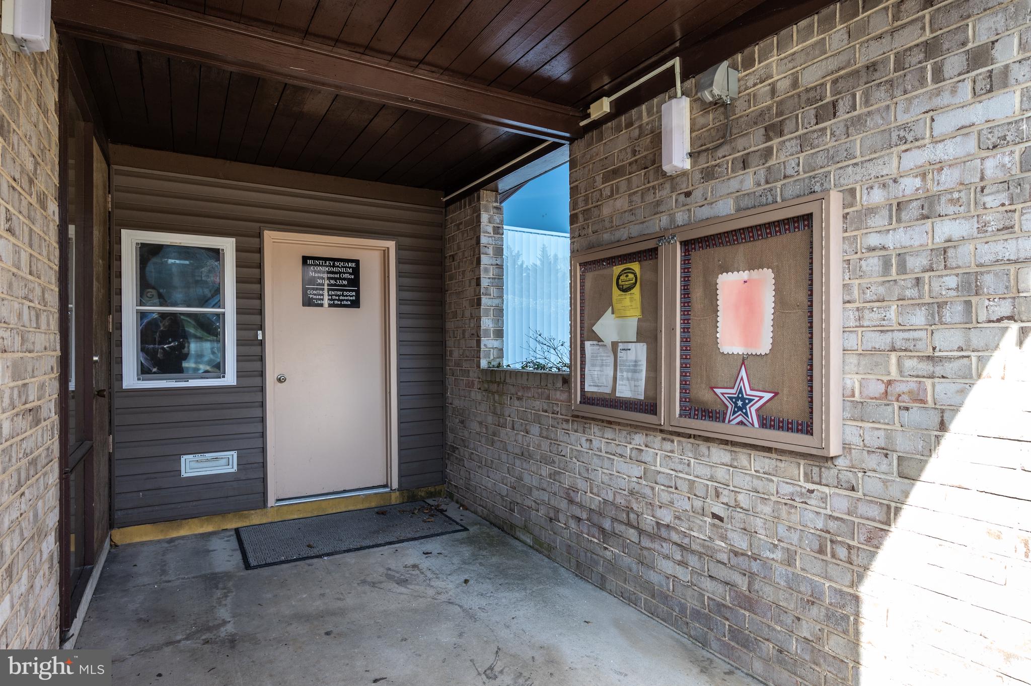 HUNTLEY SQUARE - Residential