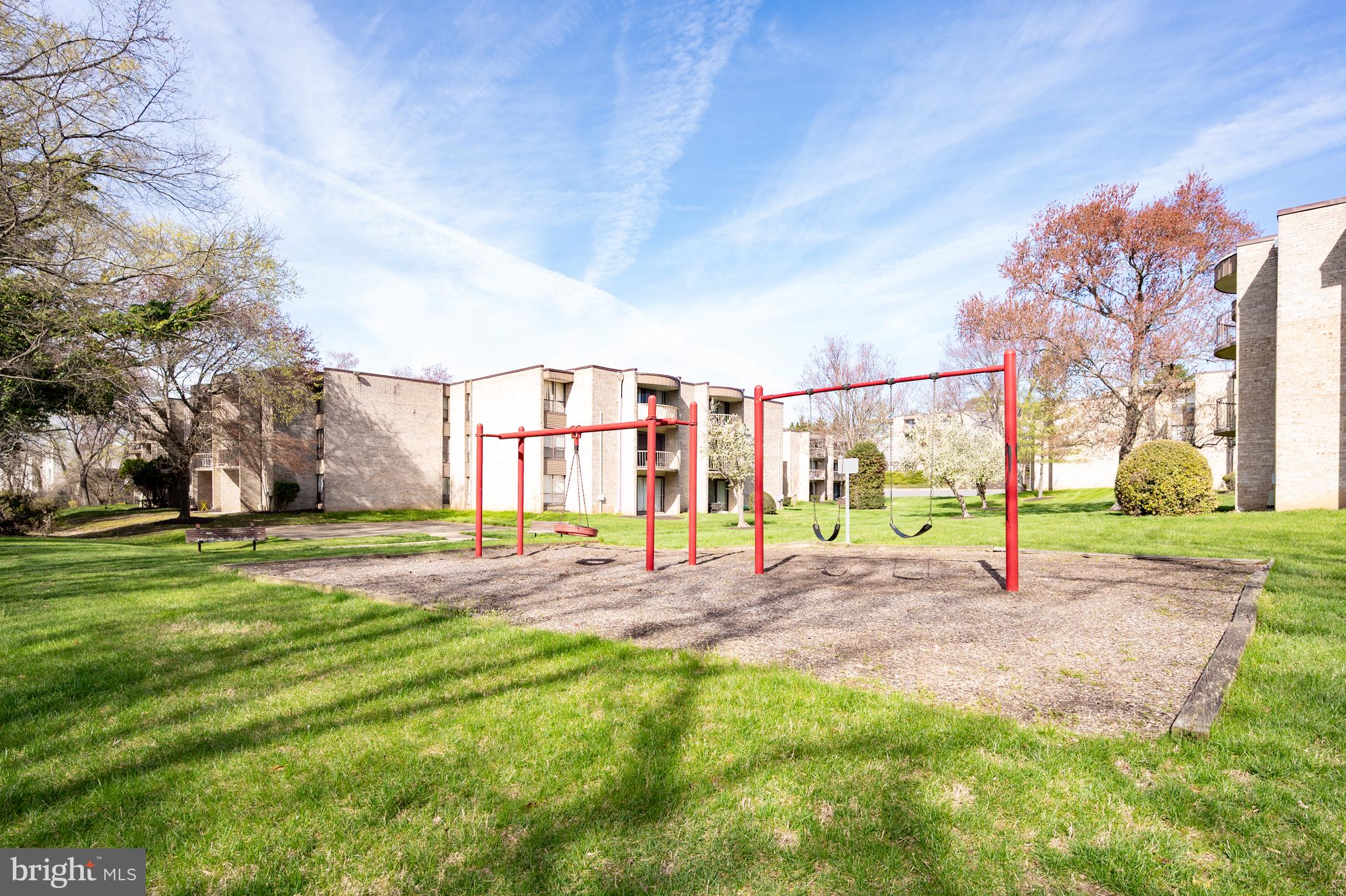 HUNTLEY SQUARE - Residential
