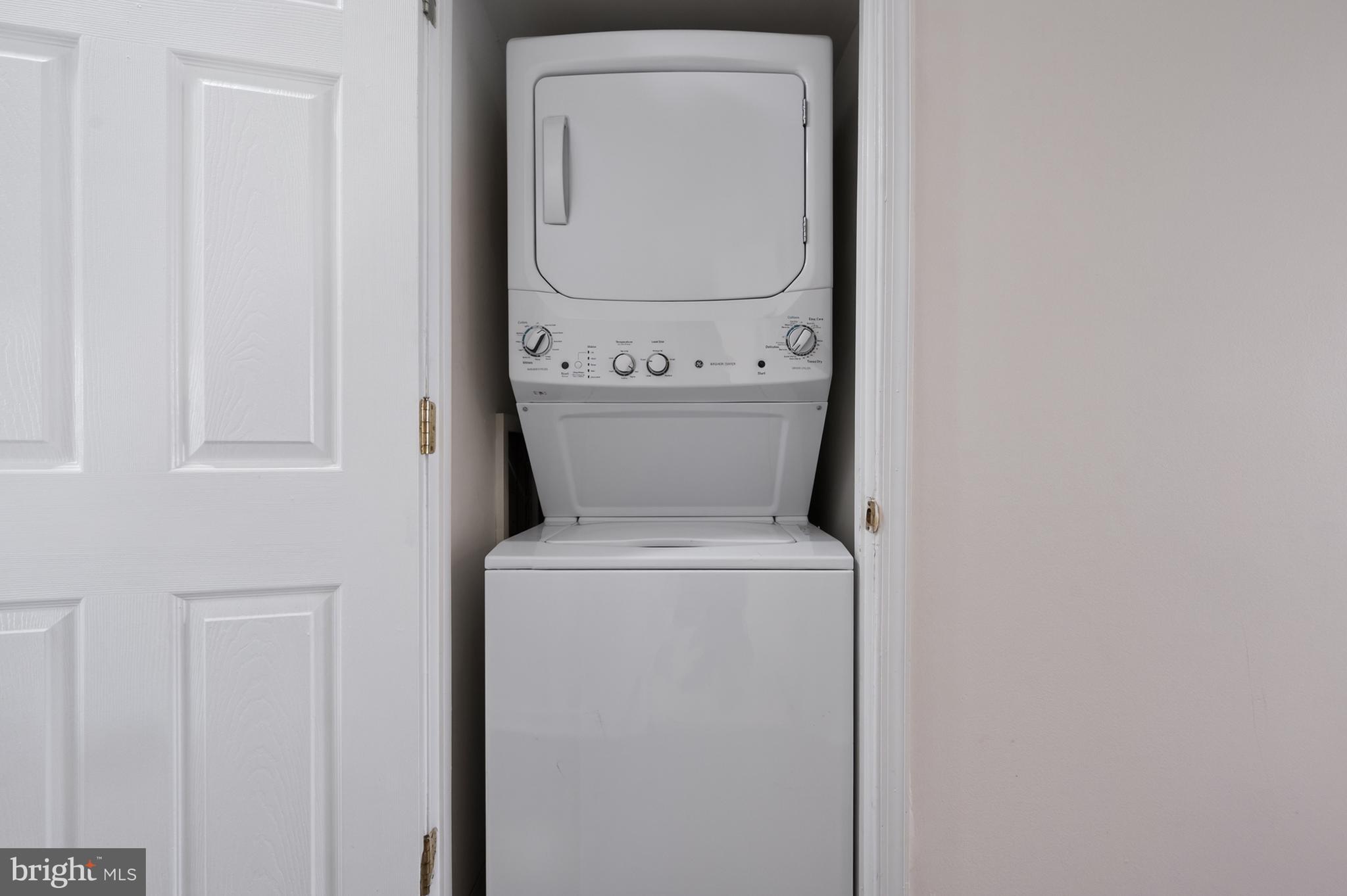 HUNTLEY SQUARE - Residential