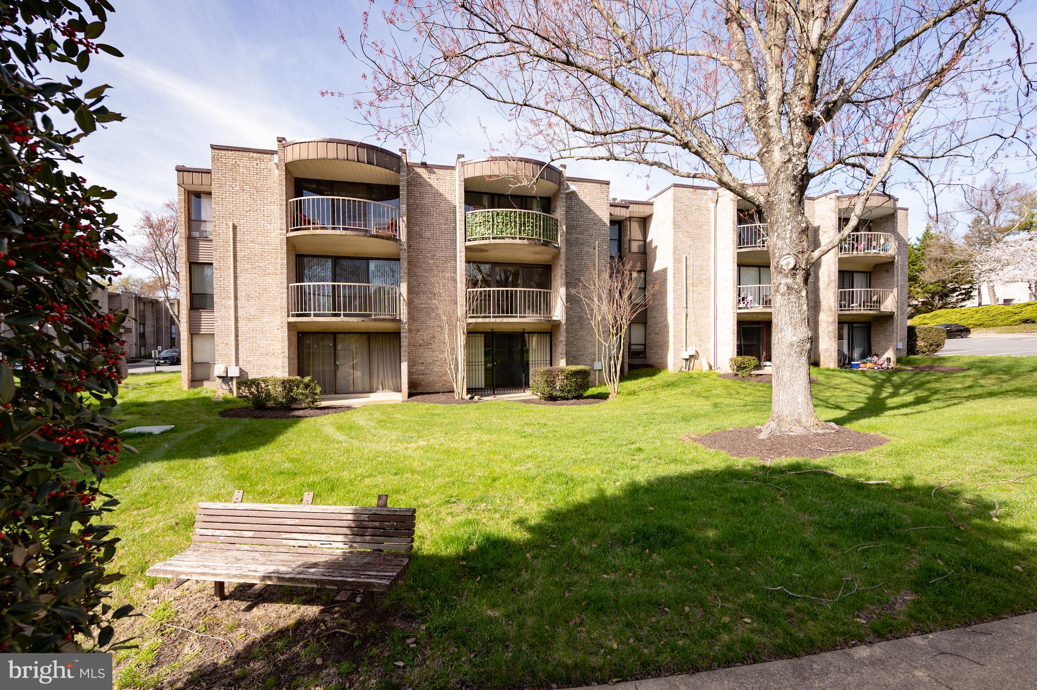 HUNTLEY SQUARE - Residential