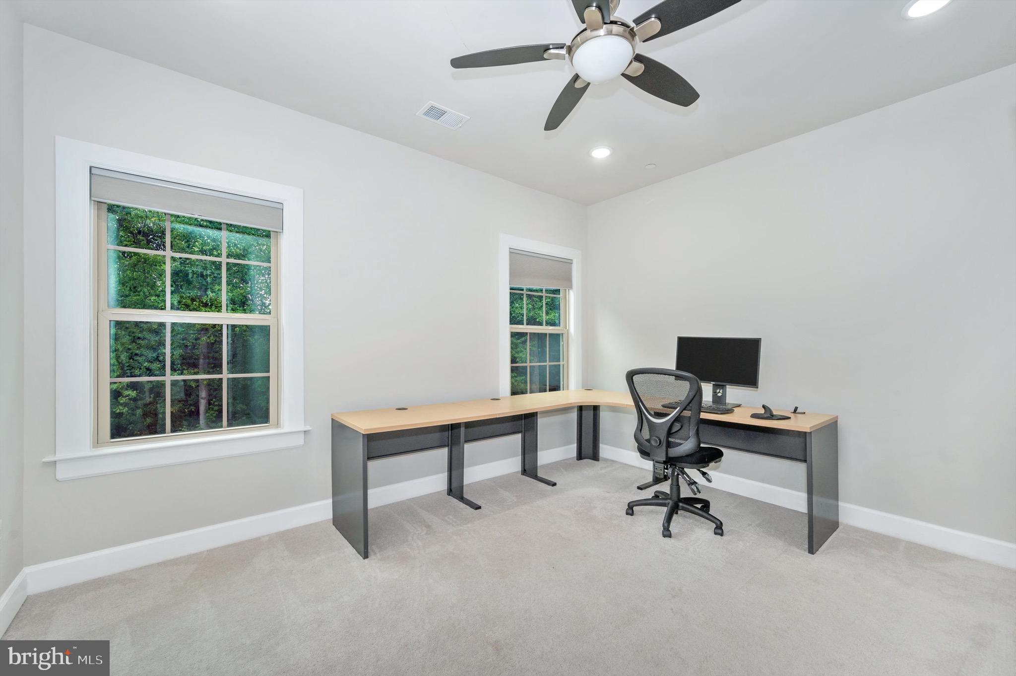 LAKE LINGANORE - Residential Lease